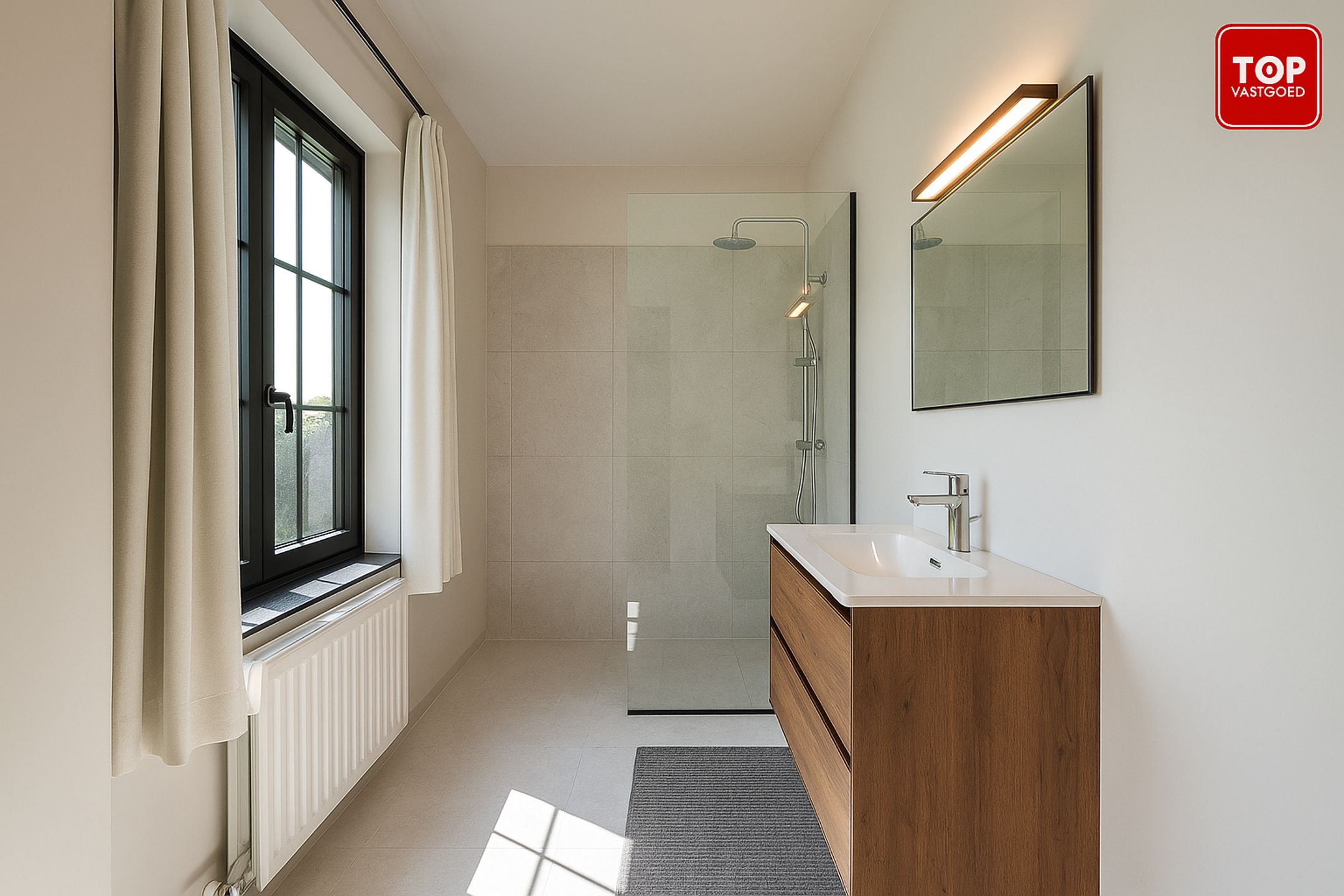 Prachtige villa op een groot perceel met veel groen rondom. foto 16