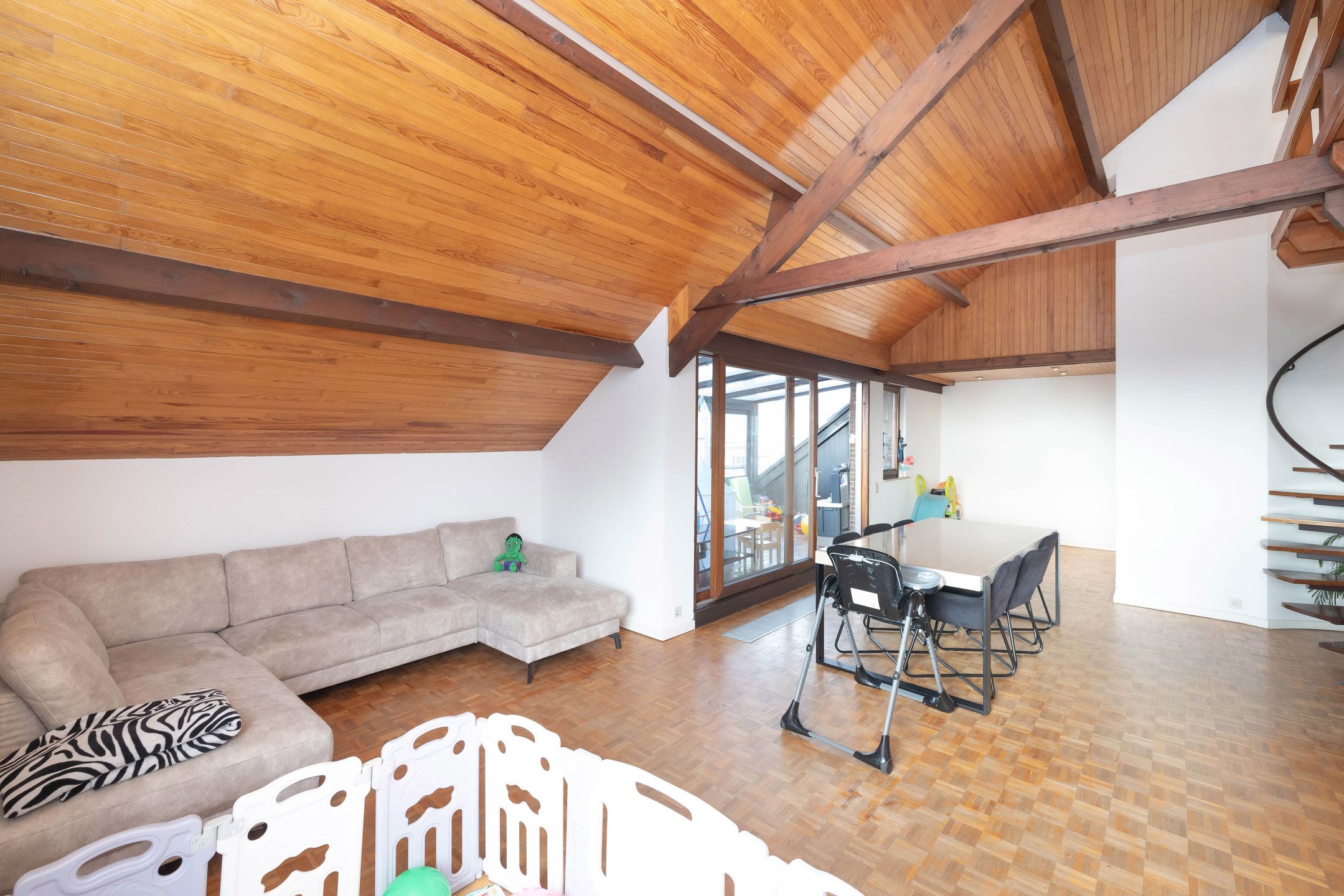 Charmant duplex appartement van ± 140m² met terras foto 6