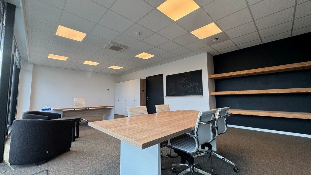 Knap ingerichte en gemeubelde kantoorruimte te huur in Sint-Martens-Latem foto 6