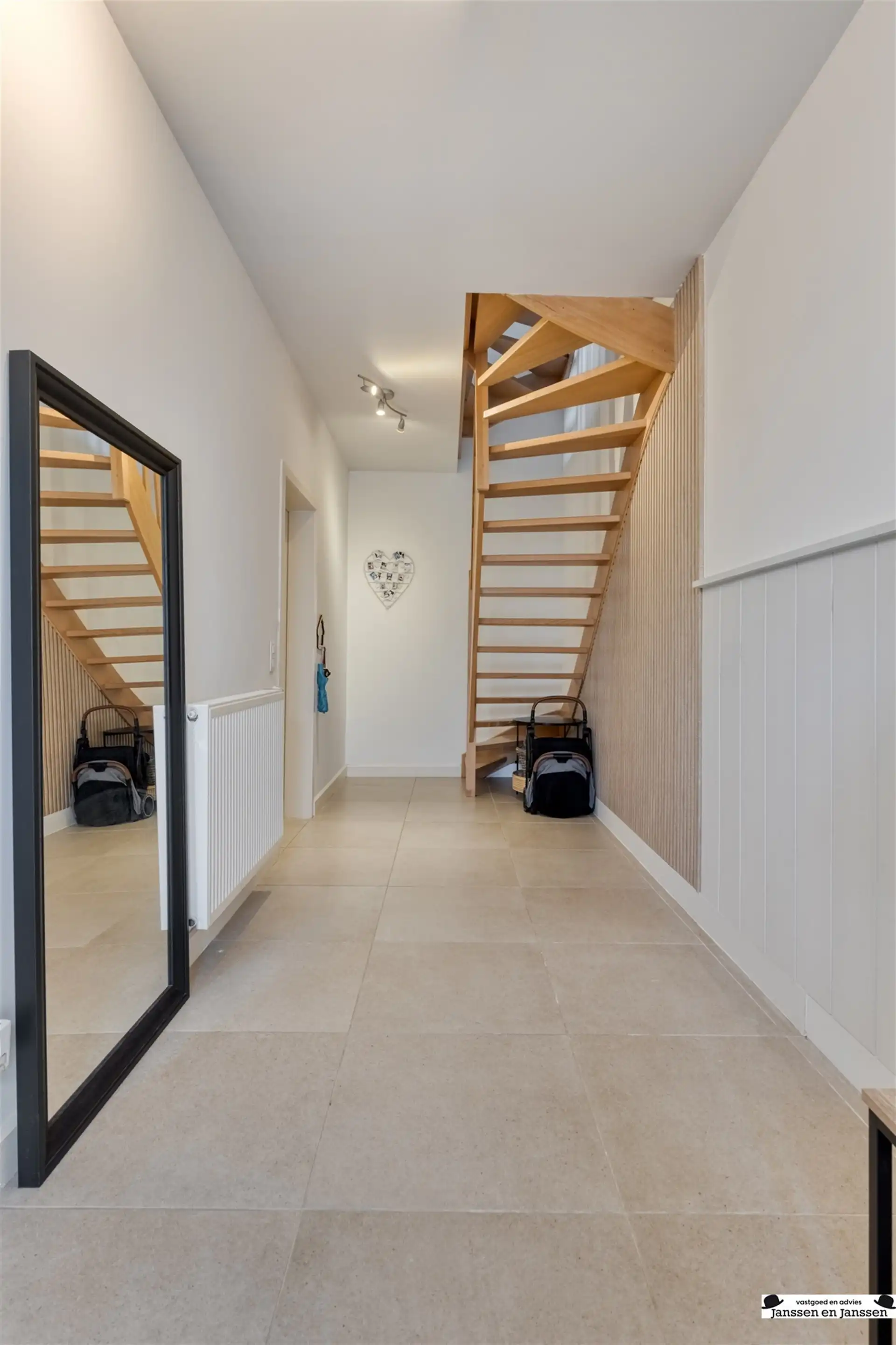 Moderne eengezinswoning foto 3