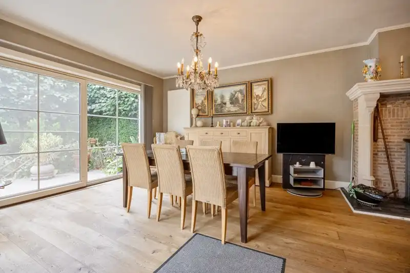 Luxueuze, halfopen bebouwing met 3 slaapkamers, inpandige garage en een prachtige tuin foto 11