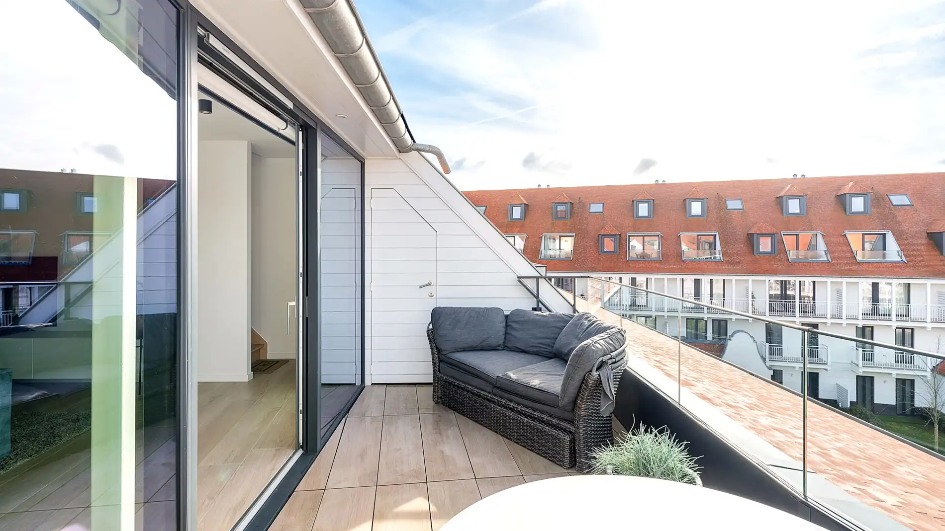 Penthouse met zongericht terras in Residentie Meerzicht foto 8