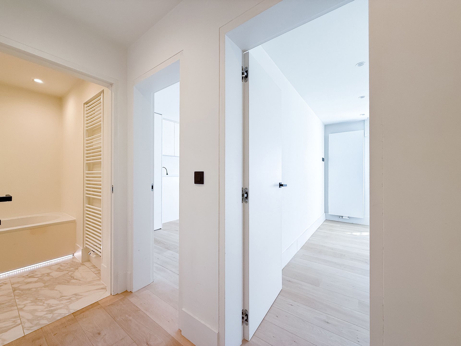 Ruim HOEKAPPARTEMENT tussen Albertplein en Driehoeksplein foto 13
