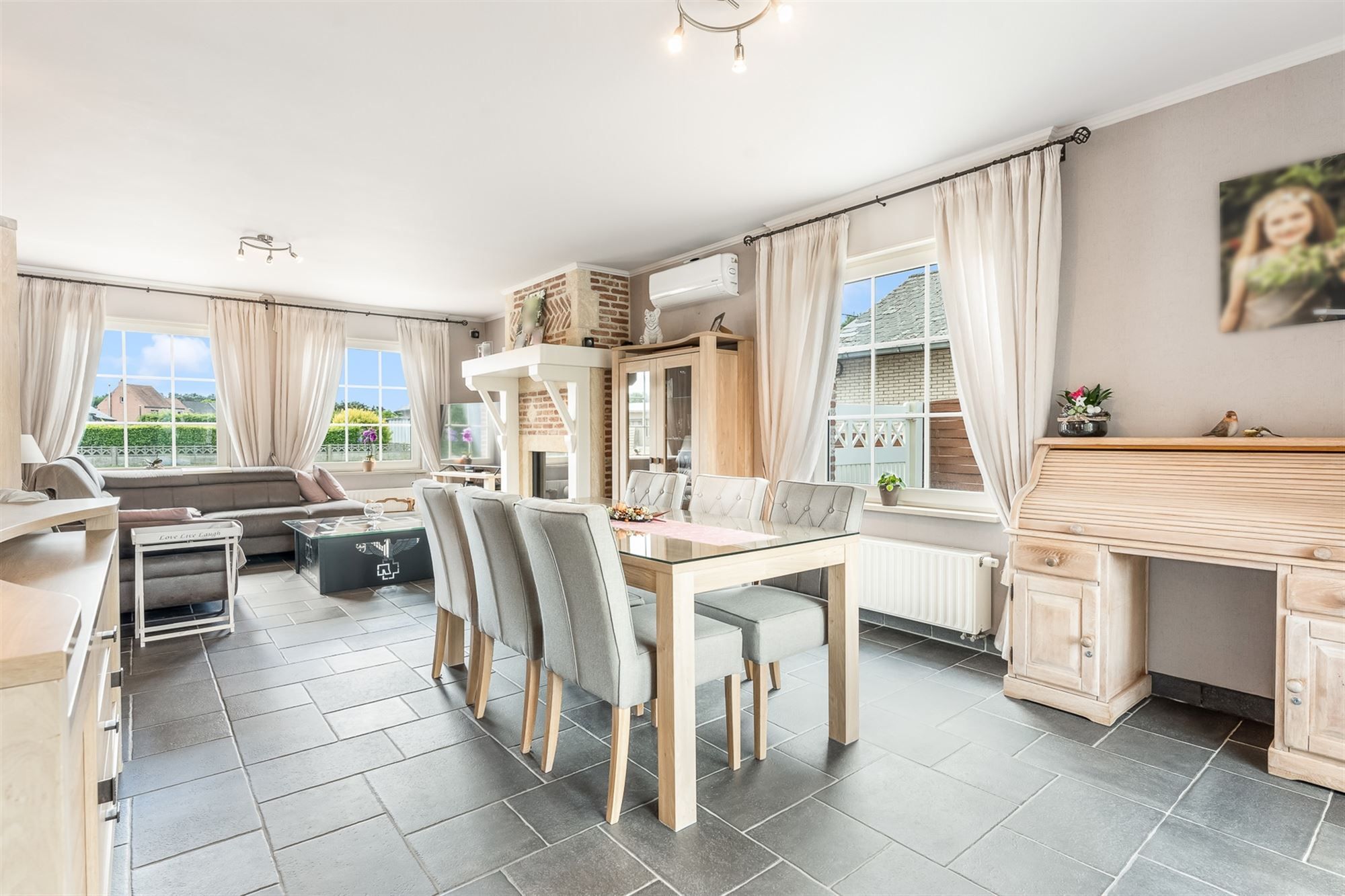 Energiezuinige woning met verwarmd zwembad en ruime garage op ideale ligging foto 6