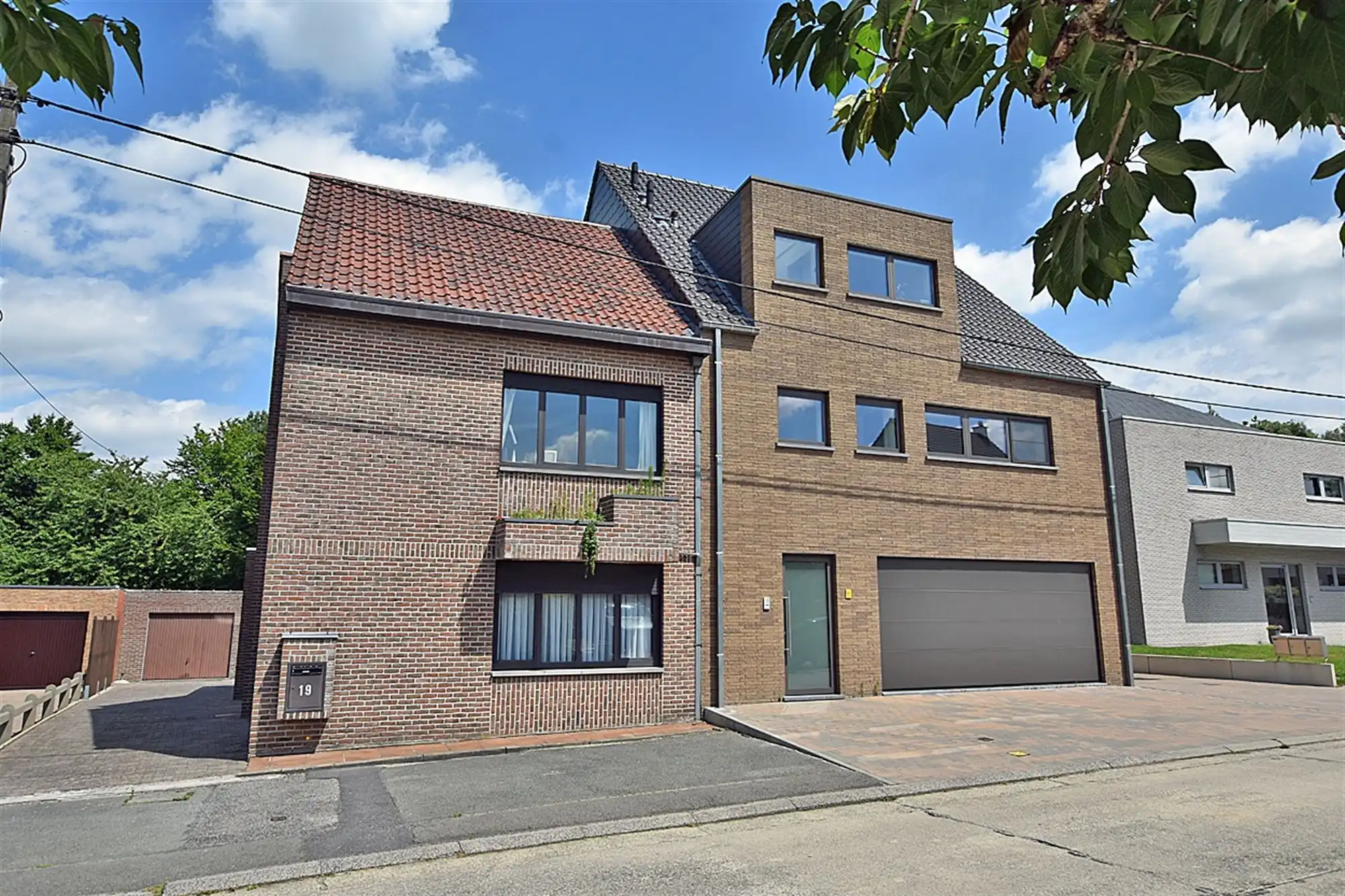 Recent, instapkl. APPARTEMENT met 2 slpks, terras & ruime garage foto 9