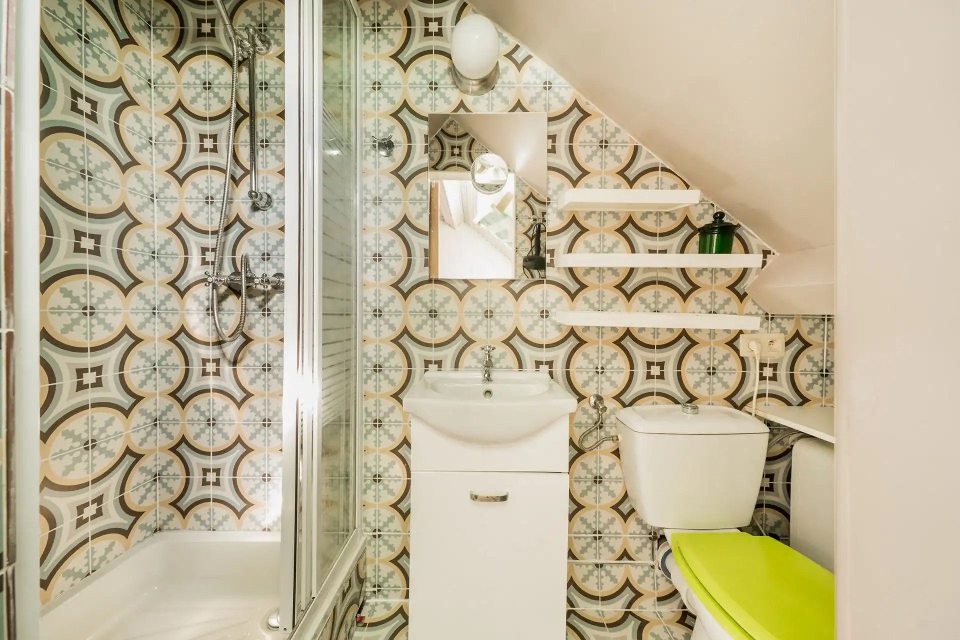 Te renoveren woning met 3 slpks en 3 badkamers. foto 4