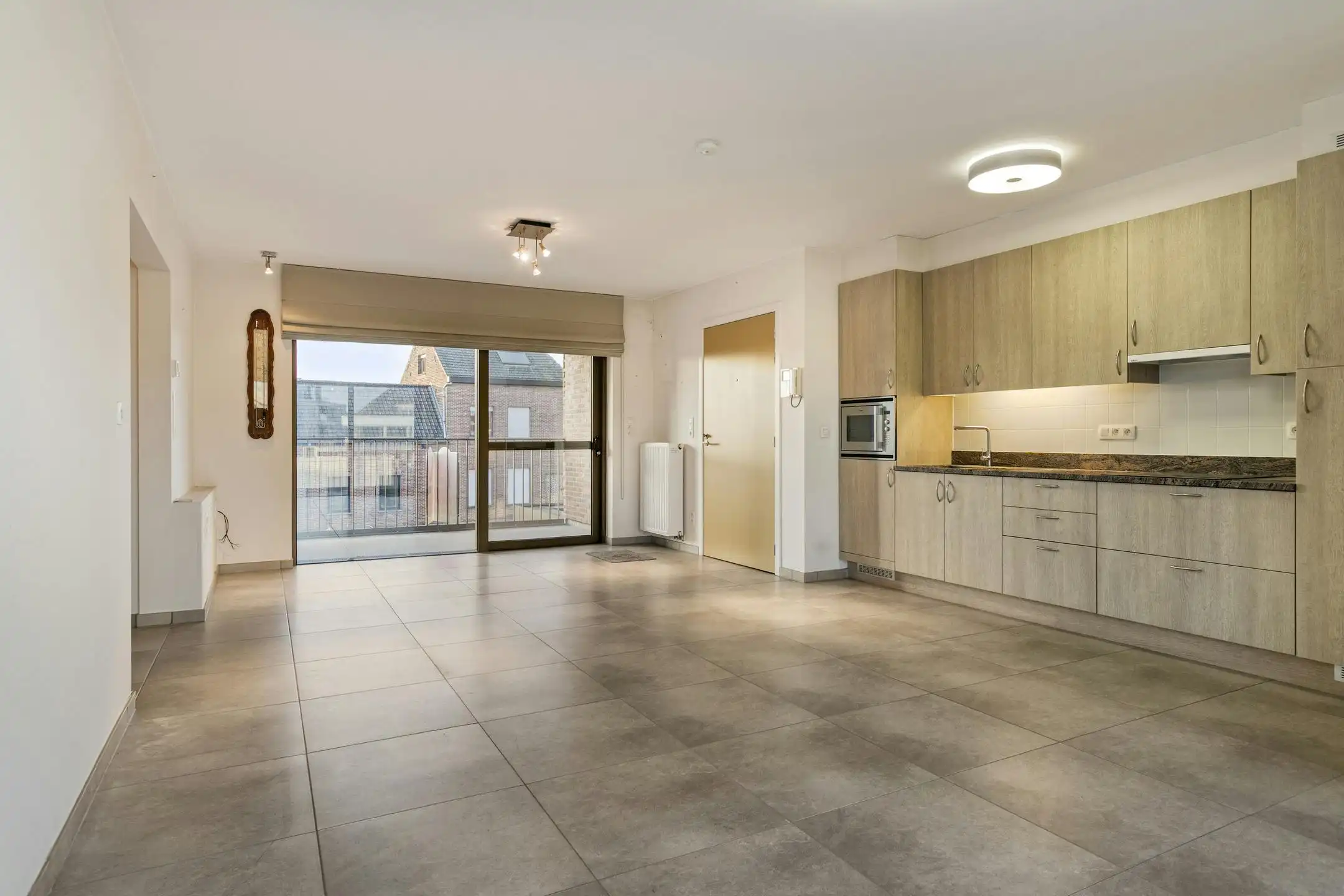 Instapklaar, hoogwaardig afgewerkt appartement foto {{pictureIndex}}