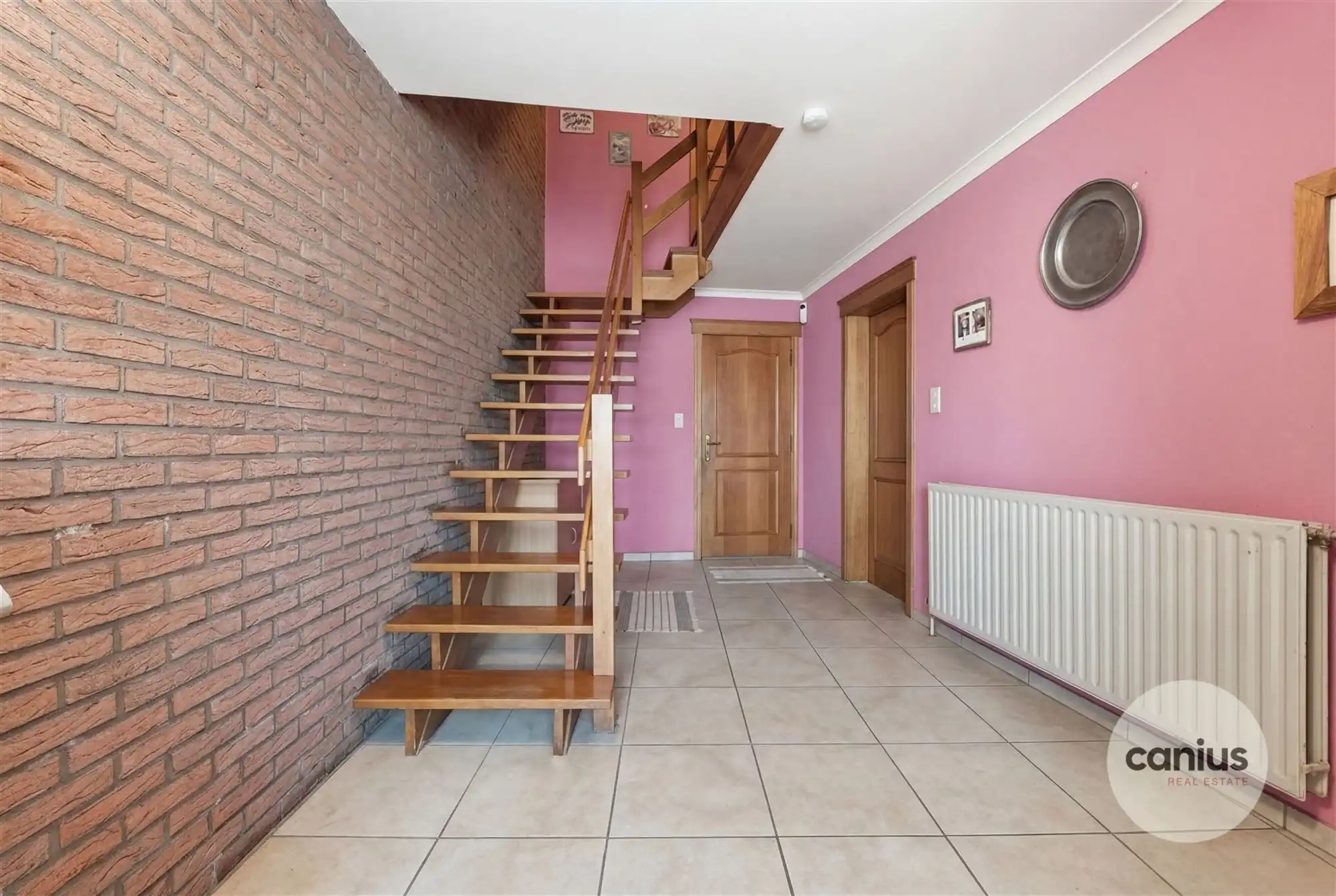 CHARMANTE BEL-ETAGE WONING MET 3 SLAAPKAMERS, GARAGE EN TUIN foto 3