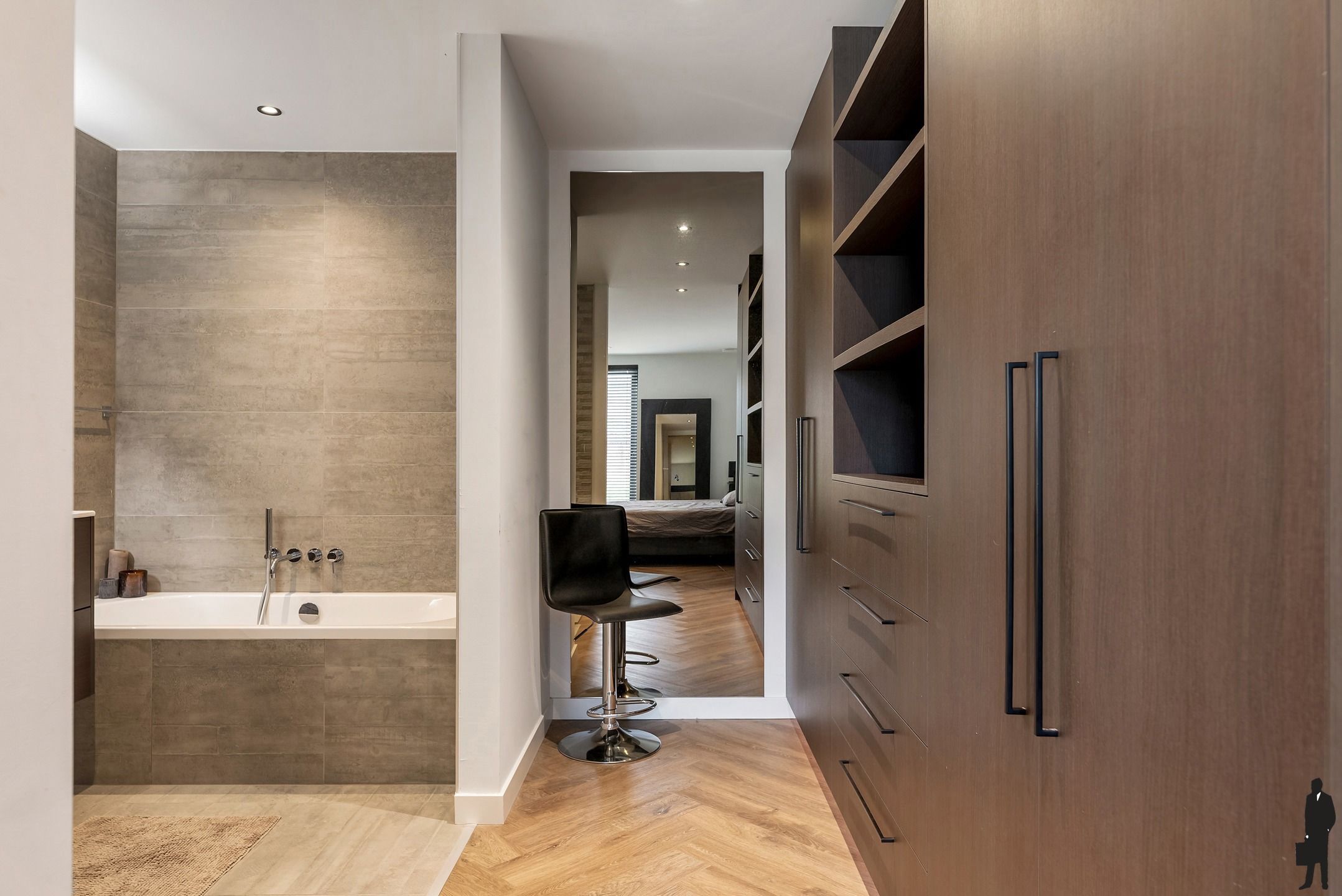 Luxe afgewerkt gelijkvloers appartement met twee slaapkamers foto 9