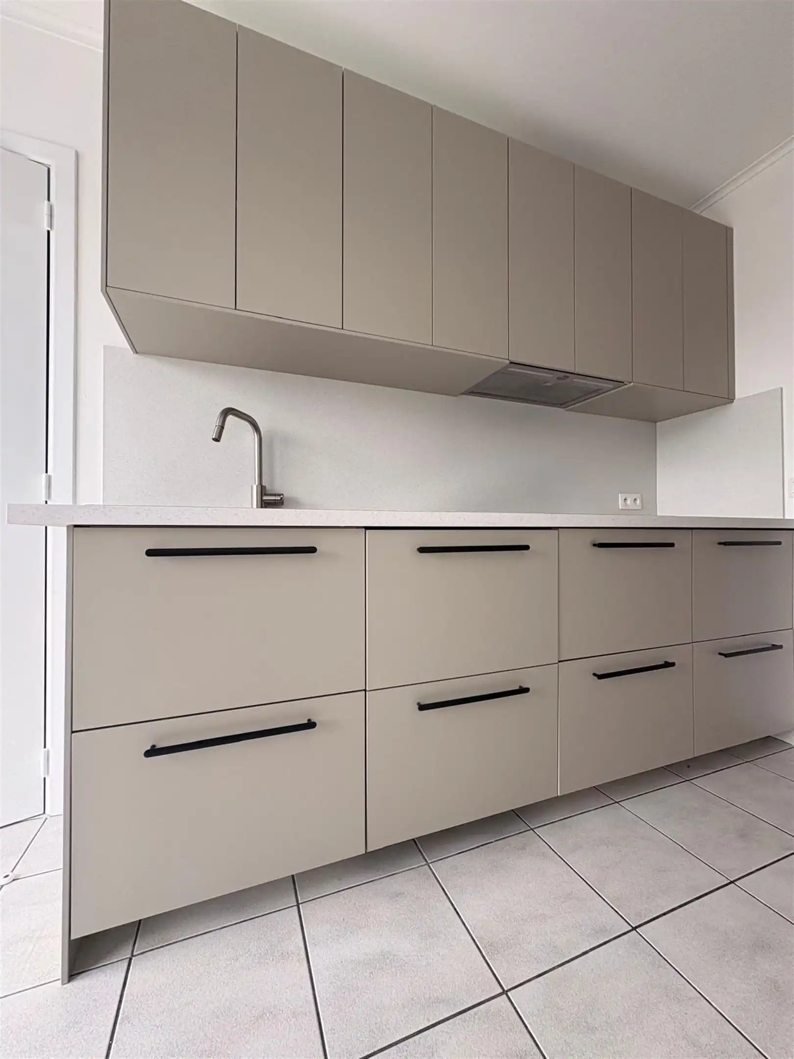 Ruim 2-slaapkamerappartement met lift en autostaanplaats in Sint-Gillis-Dendermonde foto 4