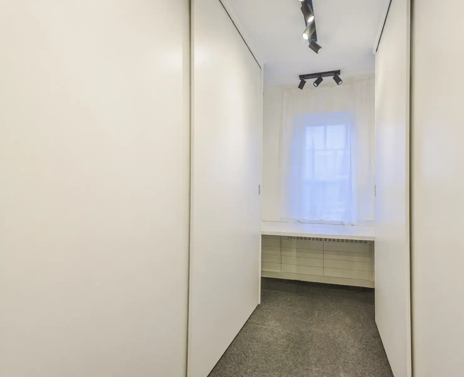 Charmante woonst met 5 slpk, tuintje, bijhuis en zwemvijver  foto 24