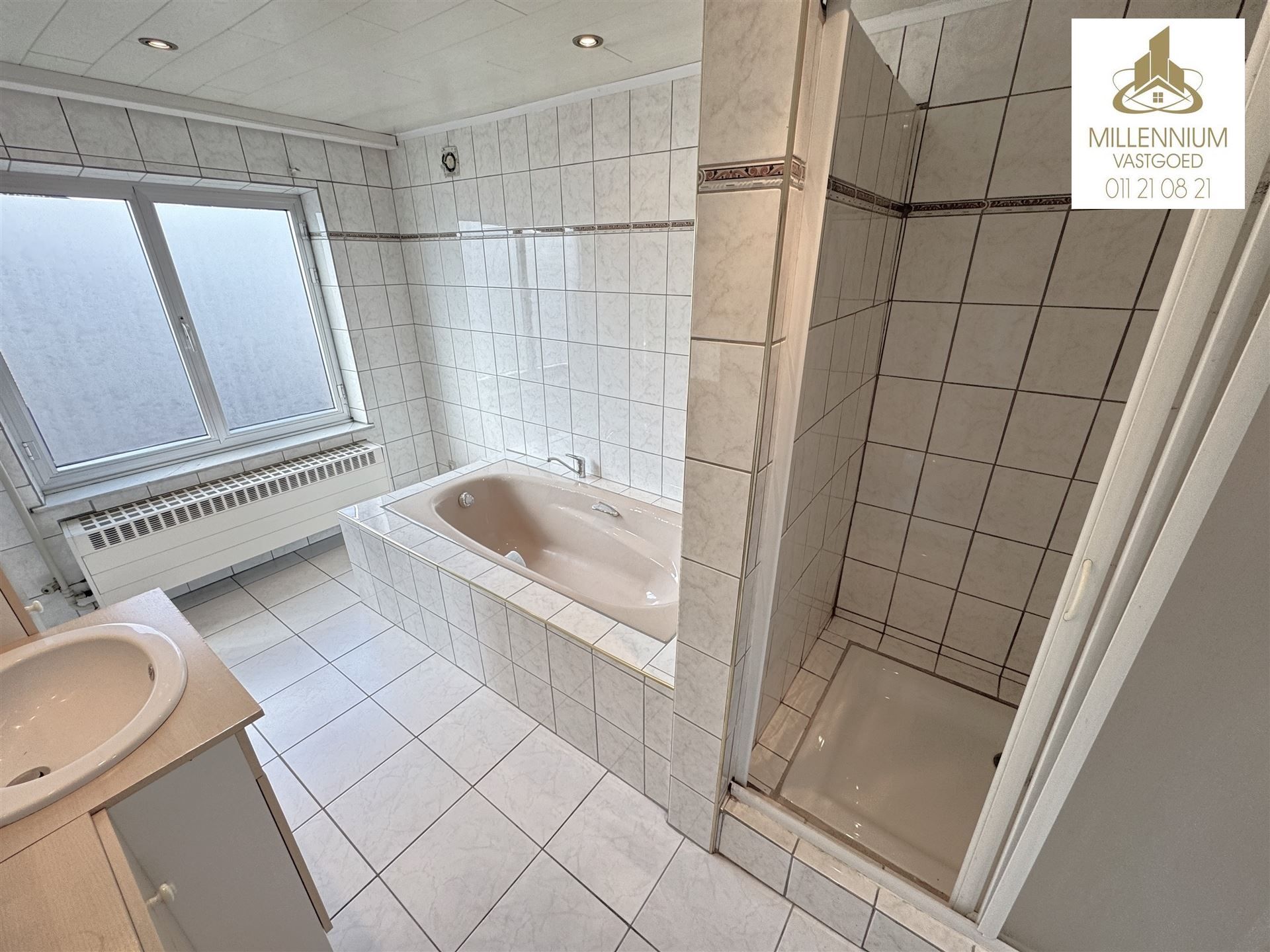 Ruime 4-Slaapkamerwoning en 2 Badkamers in Diepenbeek foto 21