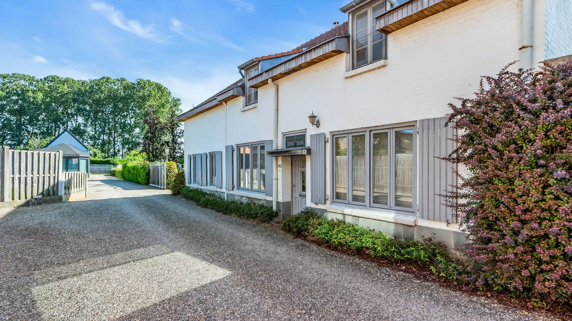 Hoofdfoto van de publicatie: Authentieke hoevewoning met 4 slaapkamers, royale leefruimtes en idyllische ligging in het rozendorp Geistingen