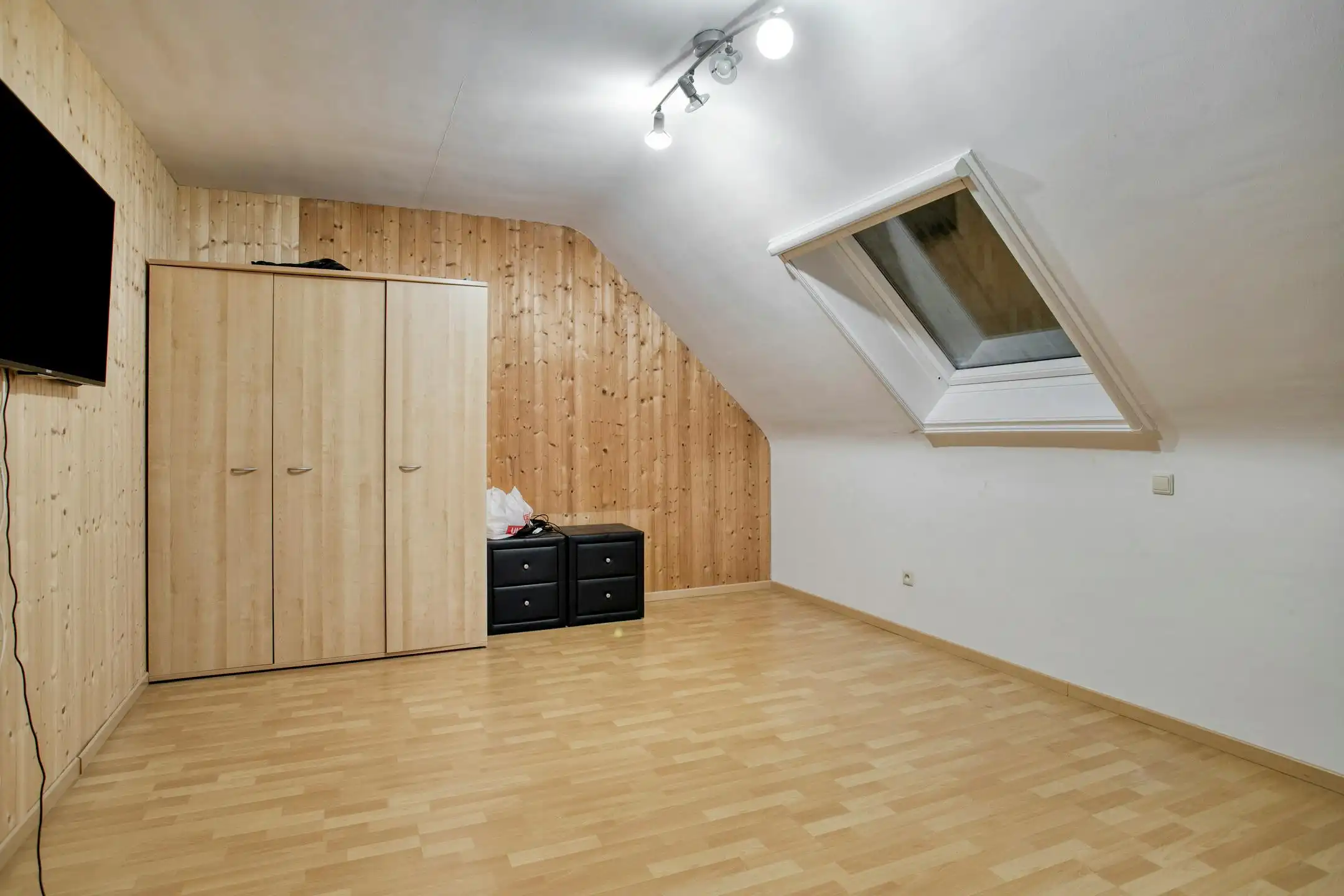 Charmante gezinswoning met 3 slaapkamers en garage in Heule! foto 6
