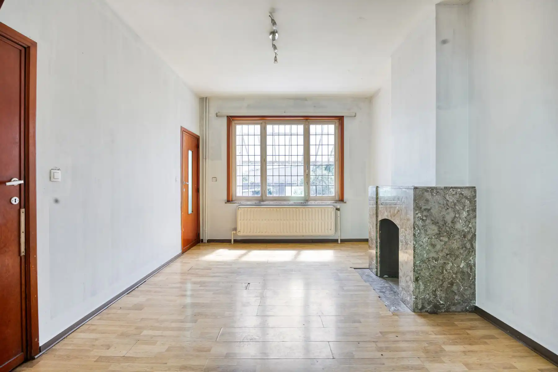 Gunstig gelegen woning met 3 slaapkamers, tuin en garage foto 9