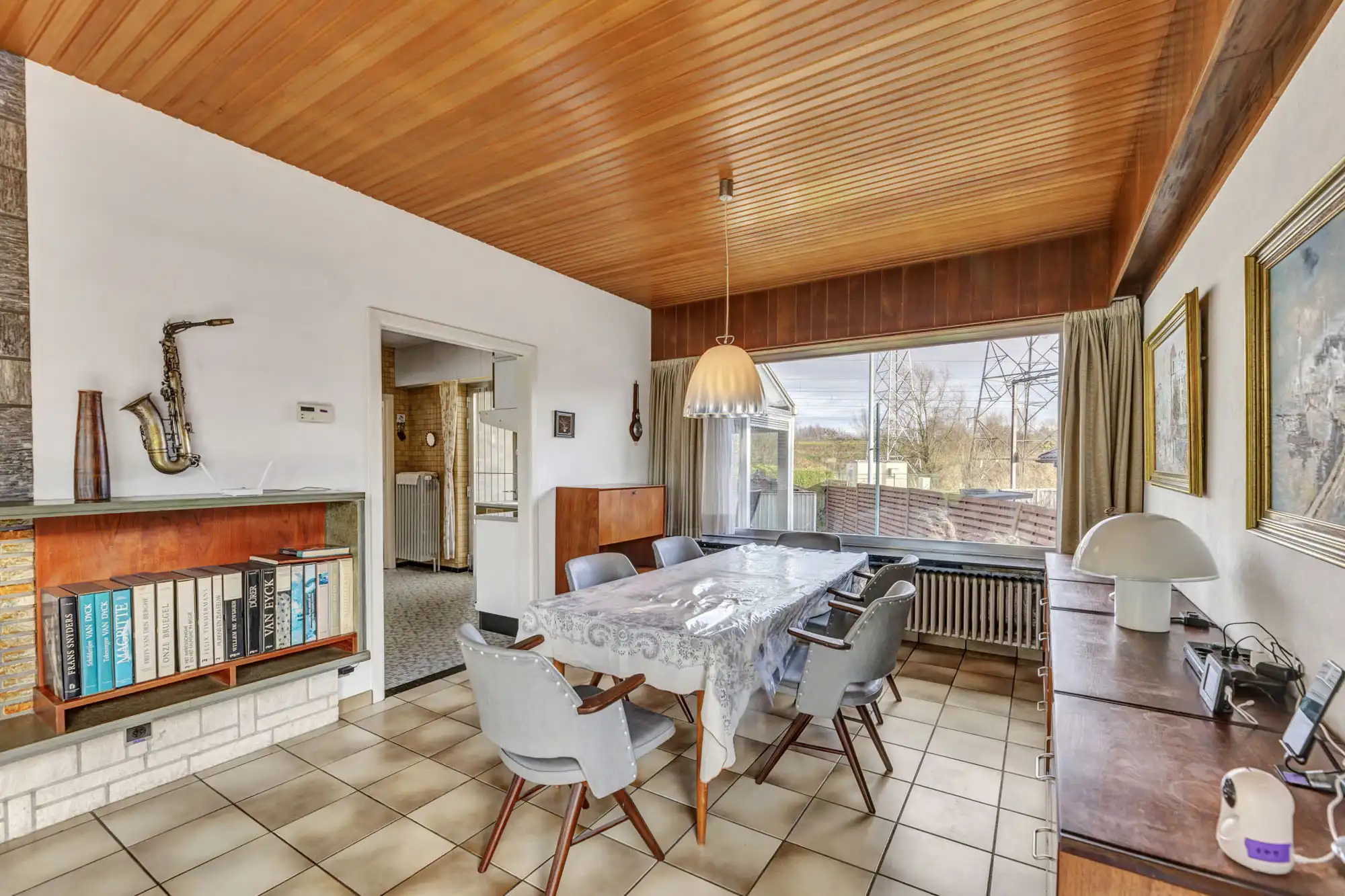 Bungalow met garage en tuintje op strategische ligging foto 9