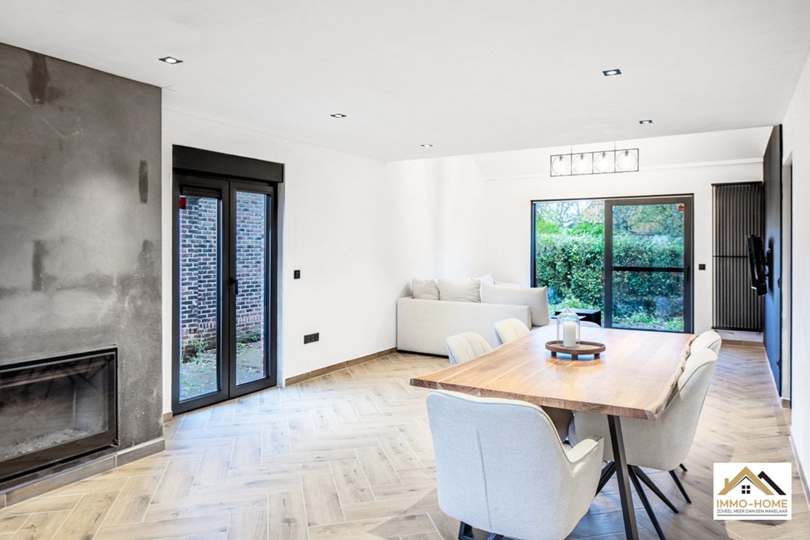 Gerenoveerde ruime open bebouwing op landelijke ligging foto 3