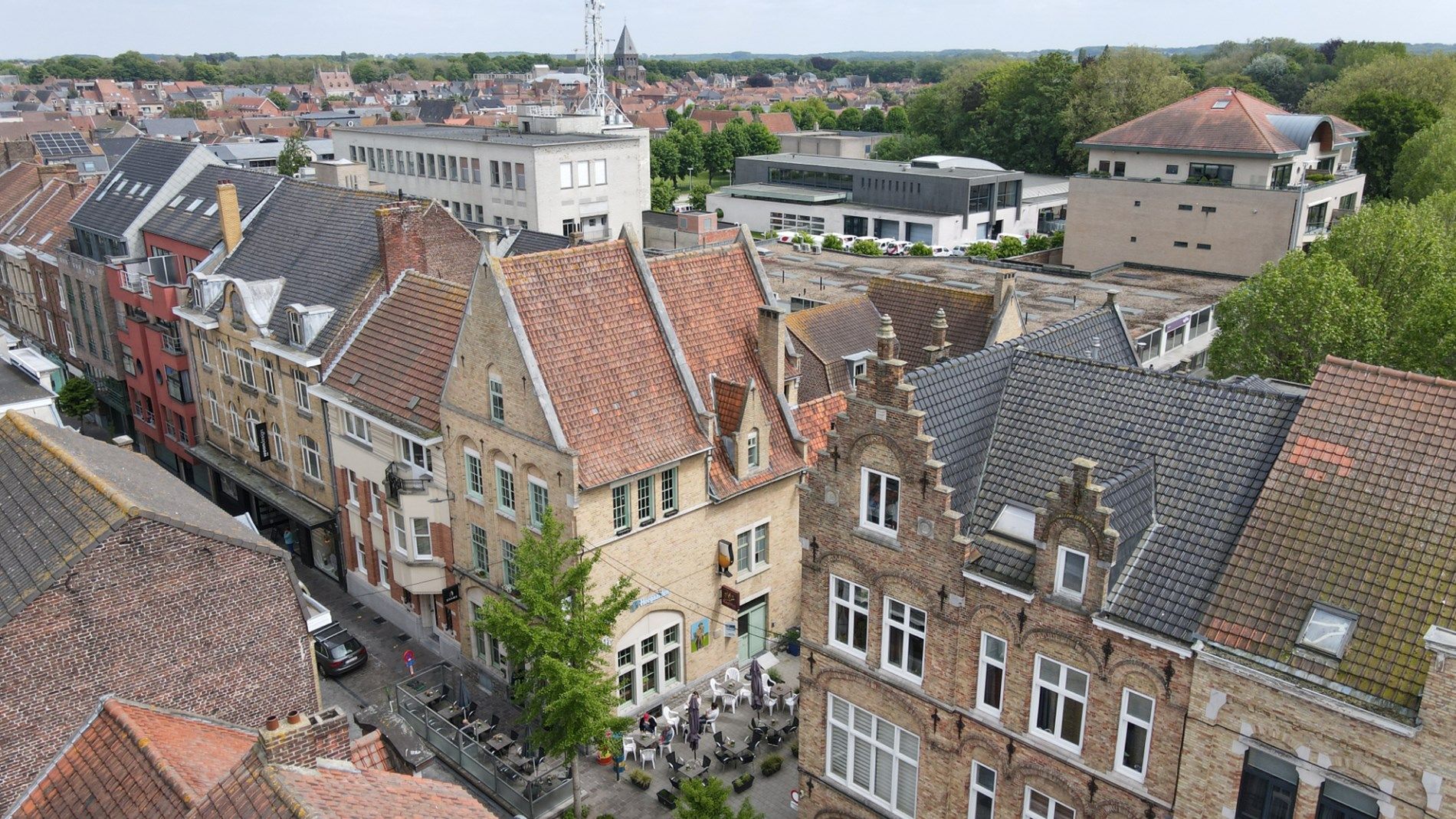 Karaktervol eigendom centrum Ieper. foto 3