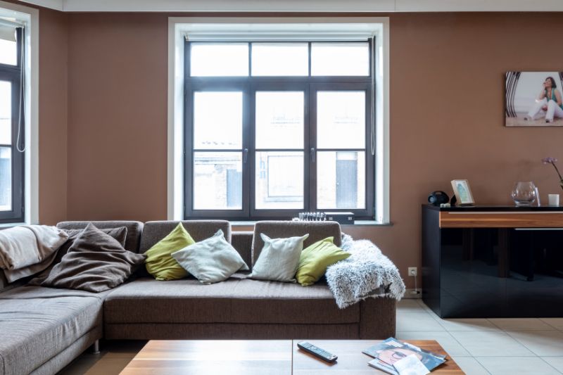 Roeselare : Ruim en lichtrijk appartement in een aangenaam woonerf met 1 slpks 83 m². foto 4