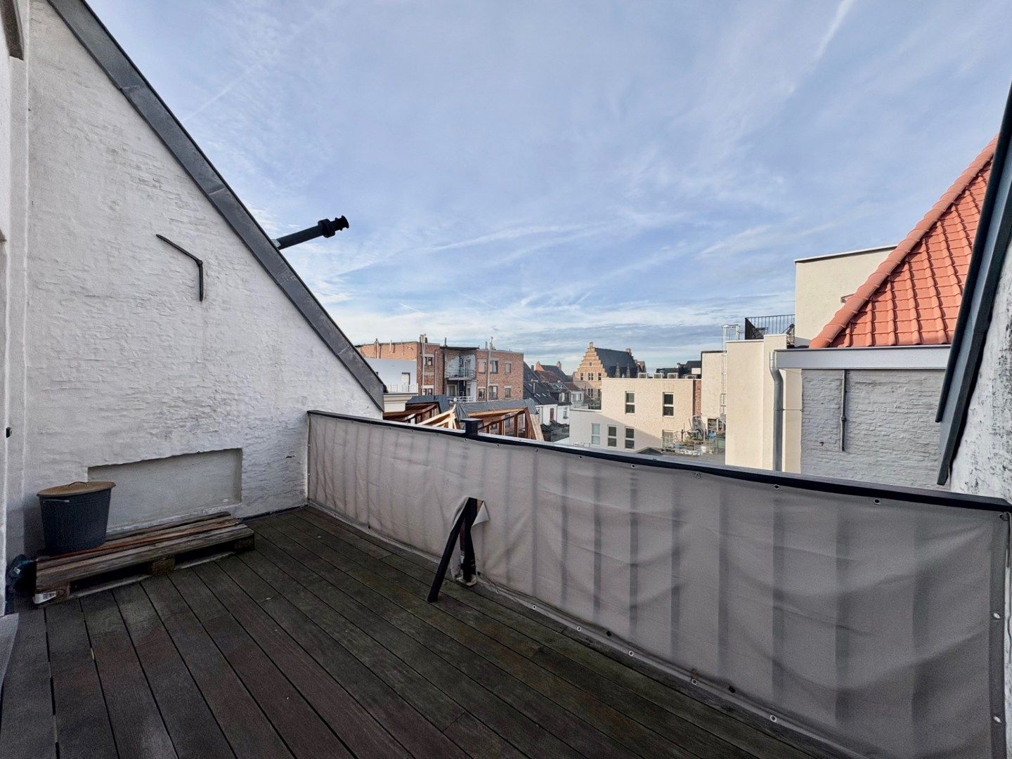 Stijlvol 3-slaapkamer duplexappartement met zonnig terras foto 19