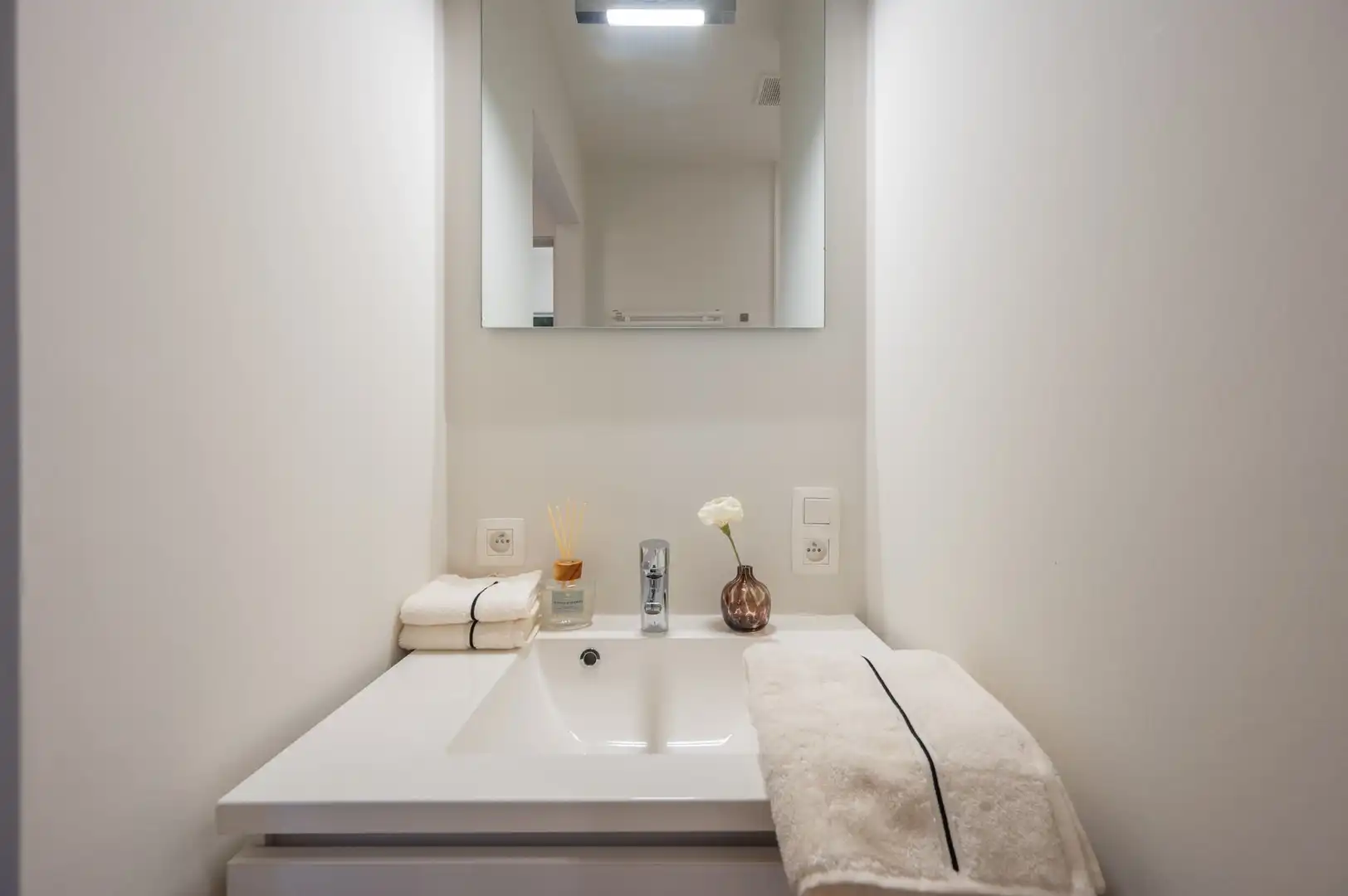 Lichtrijk 2-slaapkamer appartement met open zicht over het Abraham Hansplein. foto 20