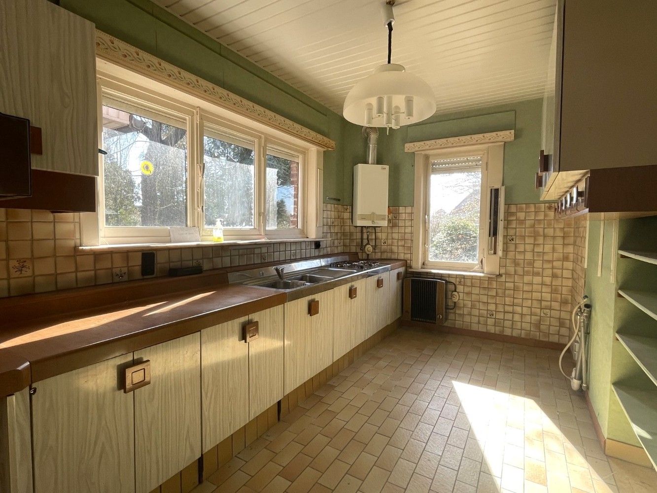 Ruime, te renoveren woning met veel potentieel op 10a14ca foto 9