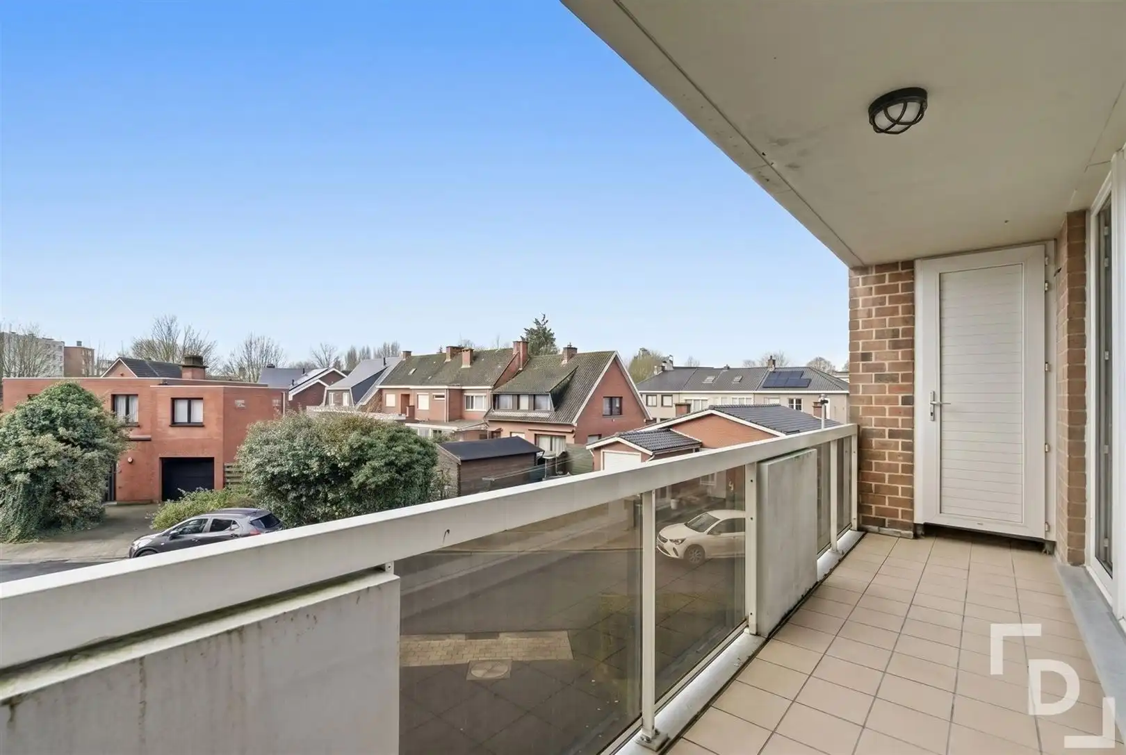 Ruim appartement met 3 slaapkamers en garage foto 10