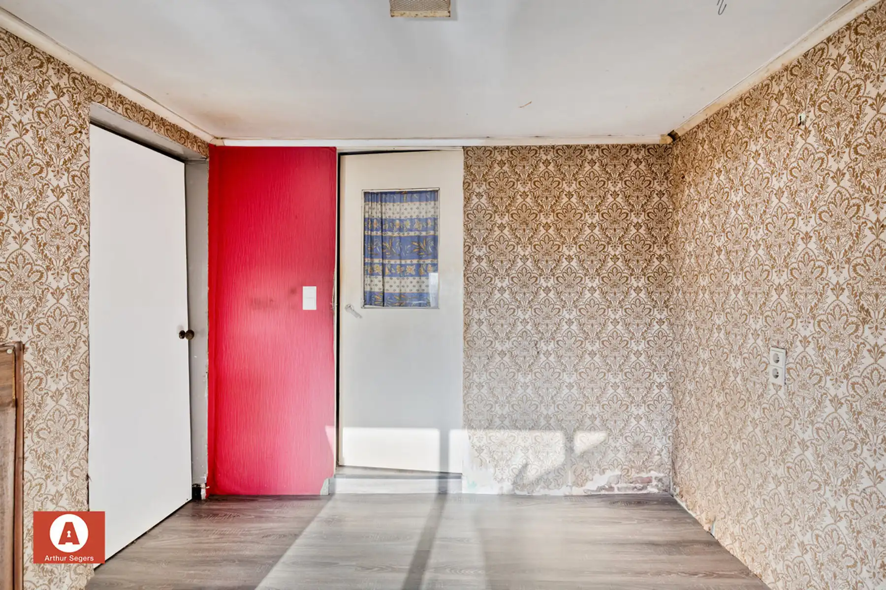 Landelijk gelegen renovatieproject op zuidgericht perceel foto 10