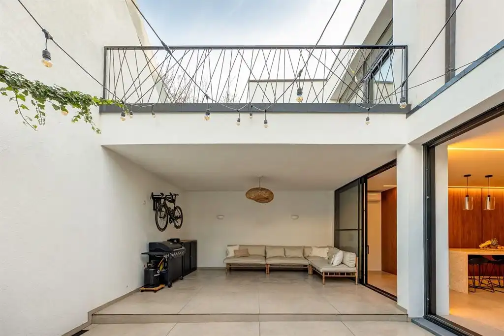 Stijlvol gerenoveerd herenhuis (EPC A) met parkeermogelijkheid foto 7