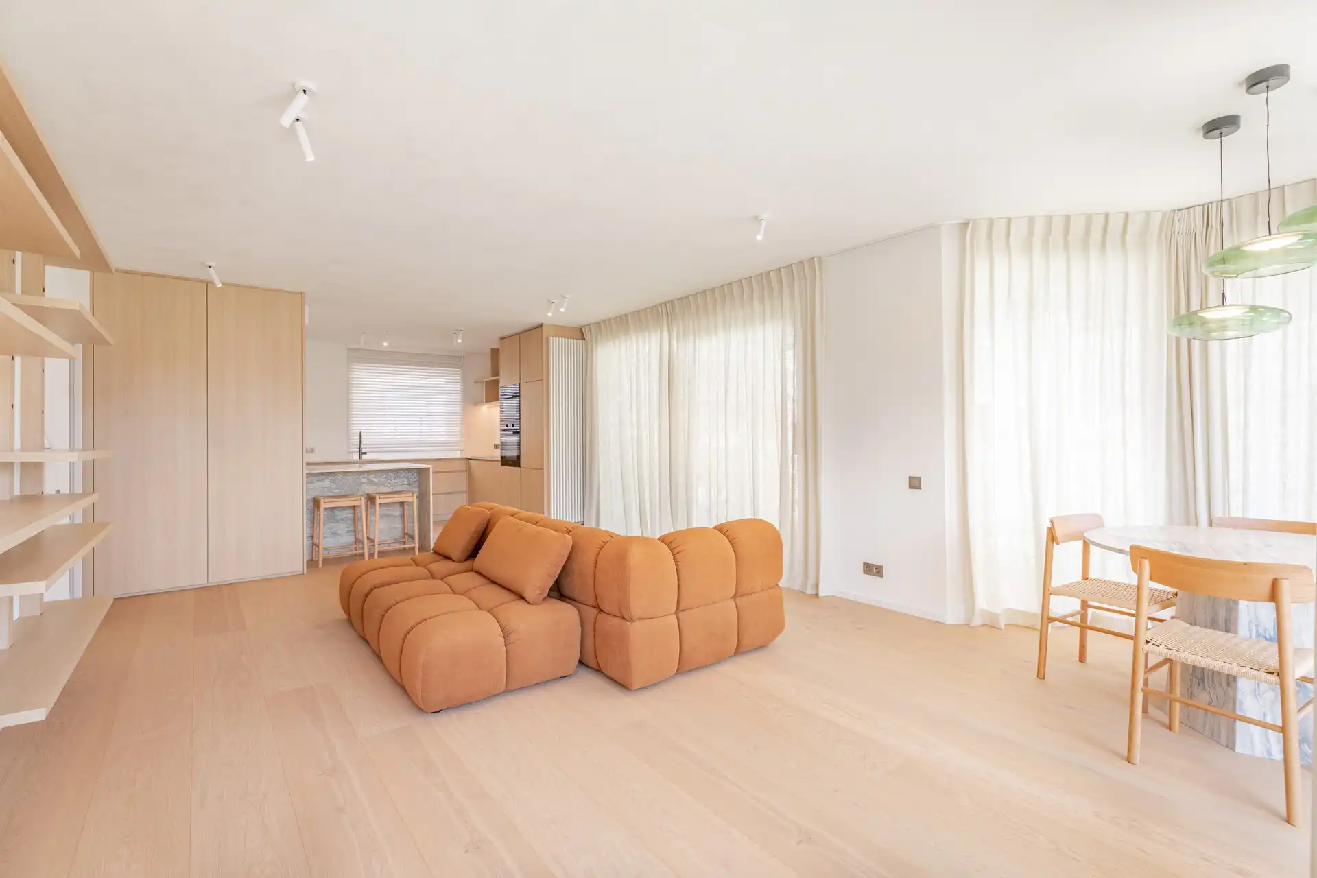Prachtig gerenoveerd appartement in villaresidentie te Duinbergen foto 12