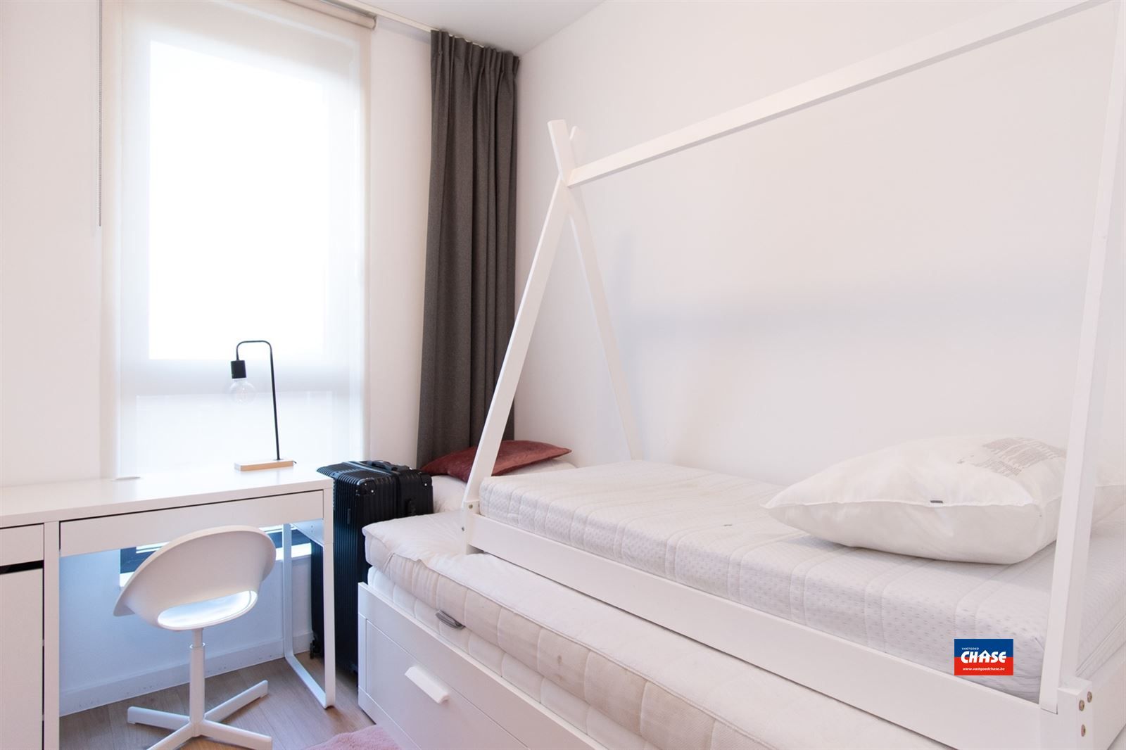 Recente woning met 3 slaapkamers, garage en tuin foto 14