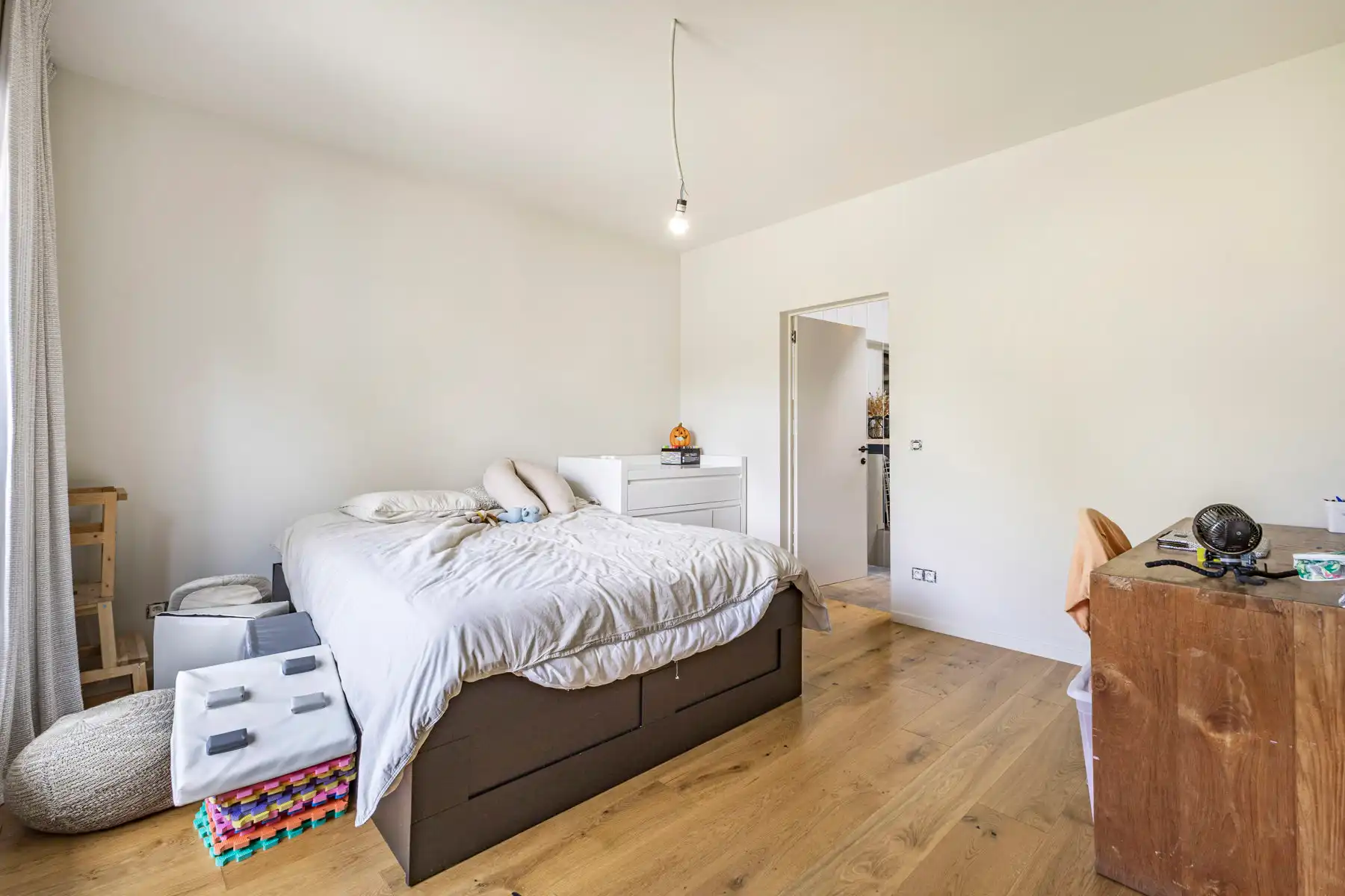 Uitzonderlijke eigendom met 4 slaapkamers en 3 badkamers foto 19