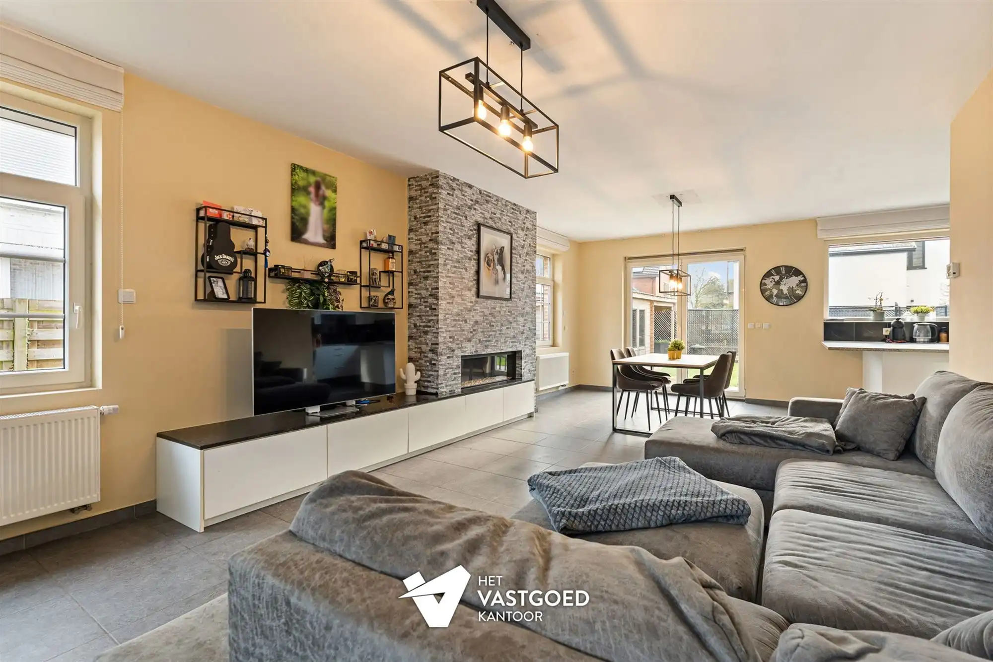 INSTAPKLARE WONING MET 4 SLAAPKAMERS RUSTIG GELEGEN TE LEOPOLDSBURG foto 3