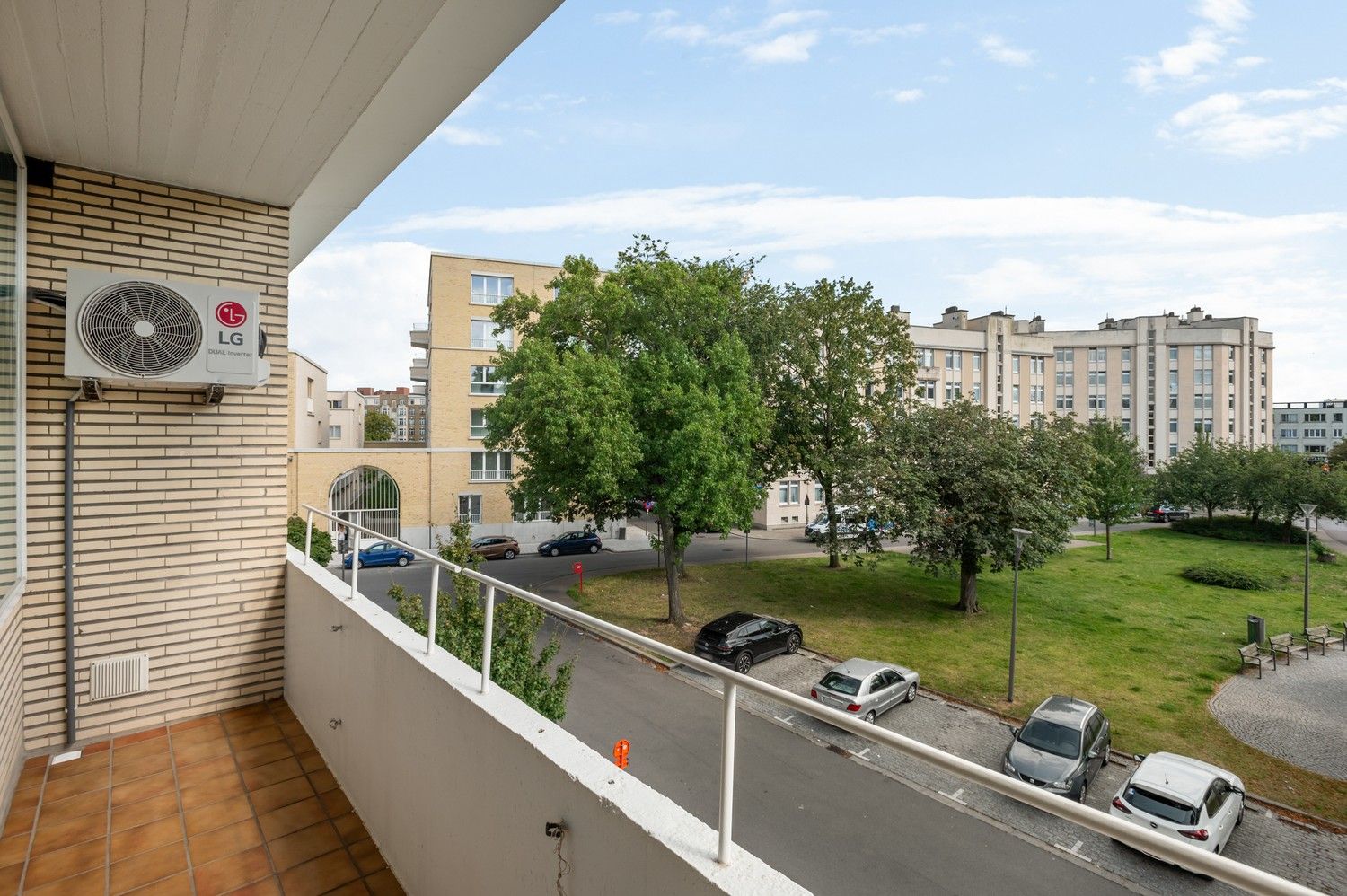 Ruim drie slaapkamer appartement met twee terrassen en open zicht foto 8