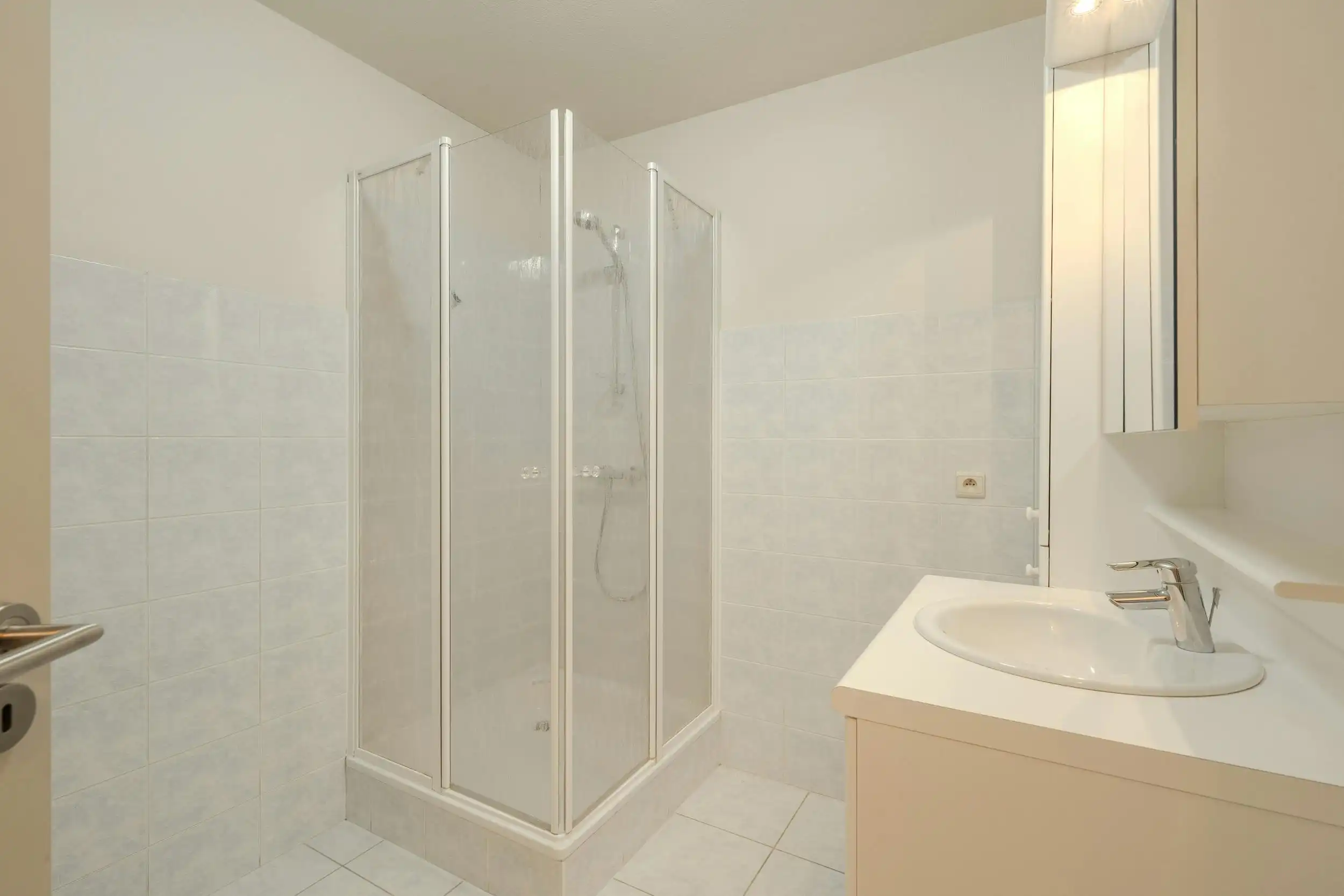 Charmant appartement met 2 slaapkamers te Oostende  foto 8