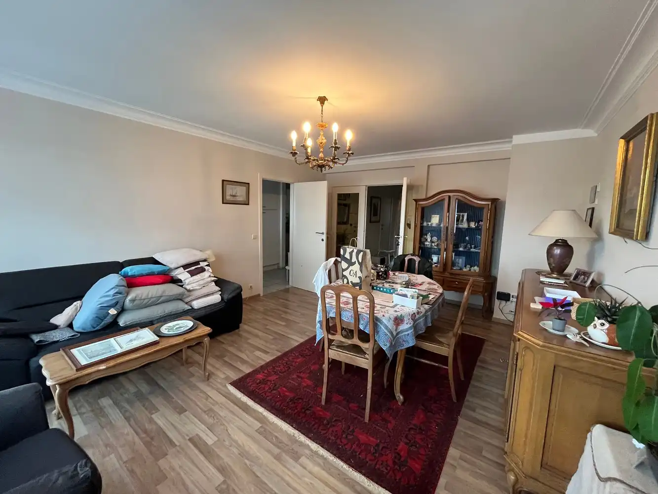 RESIDENTIE HELENE foto {{pictureIndex}}