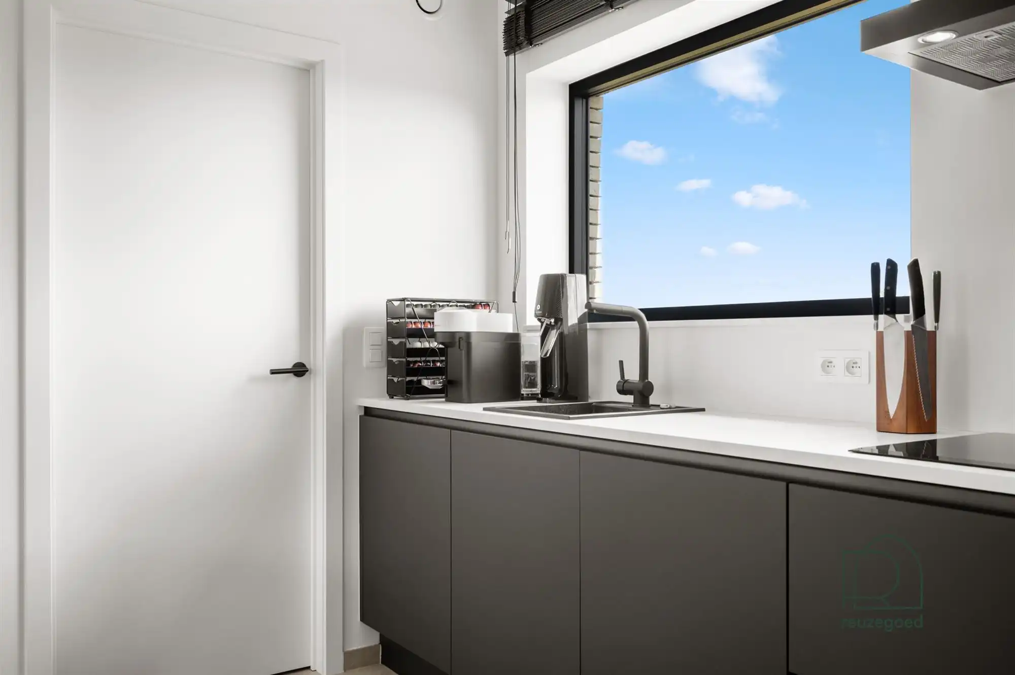 Uniek duplexappartement (3 slpk) met huisgevoel, groene daktuin en zicht op de velden in Kortessem foto 14