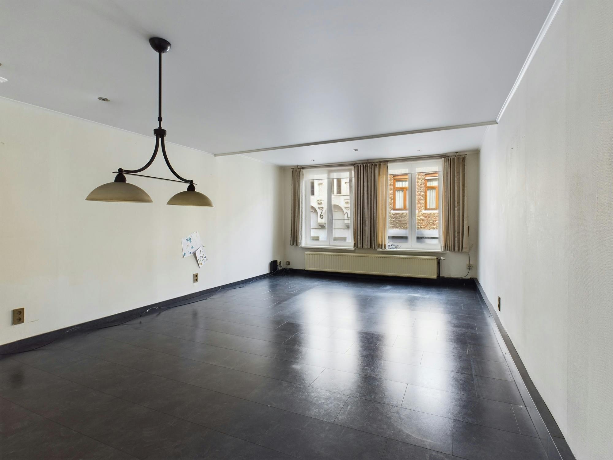 Goed draaiende dagbladhandel op de winkelstraat van Maaseik te koop foto 5