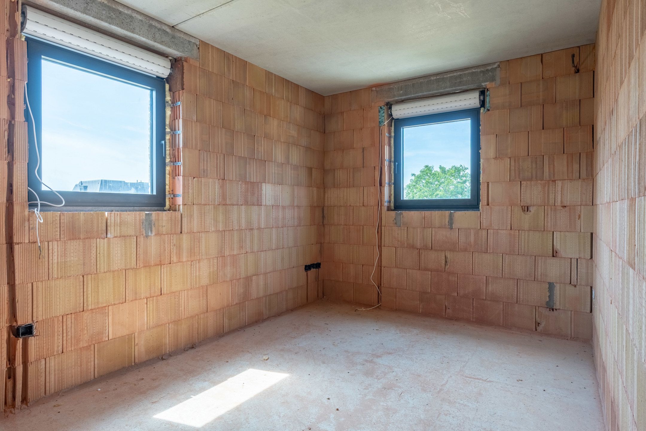 Verder af te werken woning met o.a. 4 slaapkamers, inpandige garage, ... foto 14