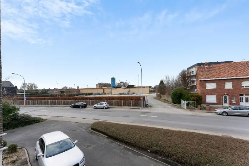 Roeselare : Instapklaar en ruim gerenoveerd appartement op toplocatie ! foto 13