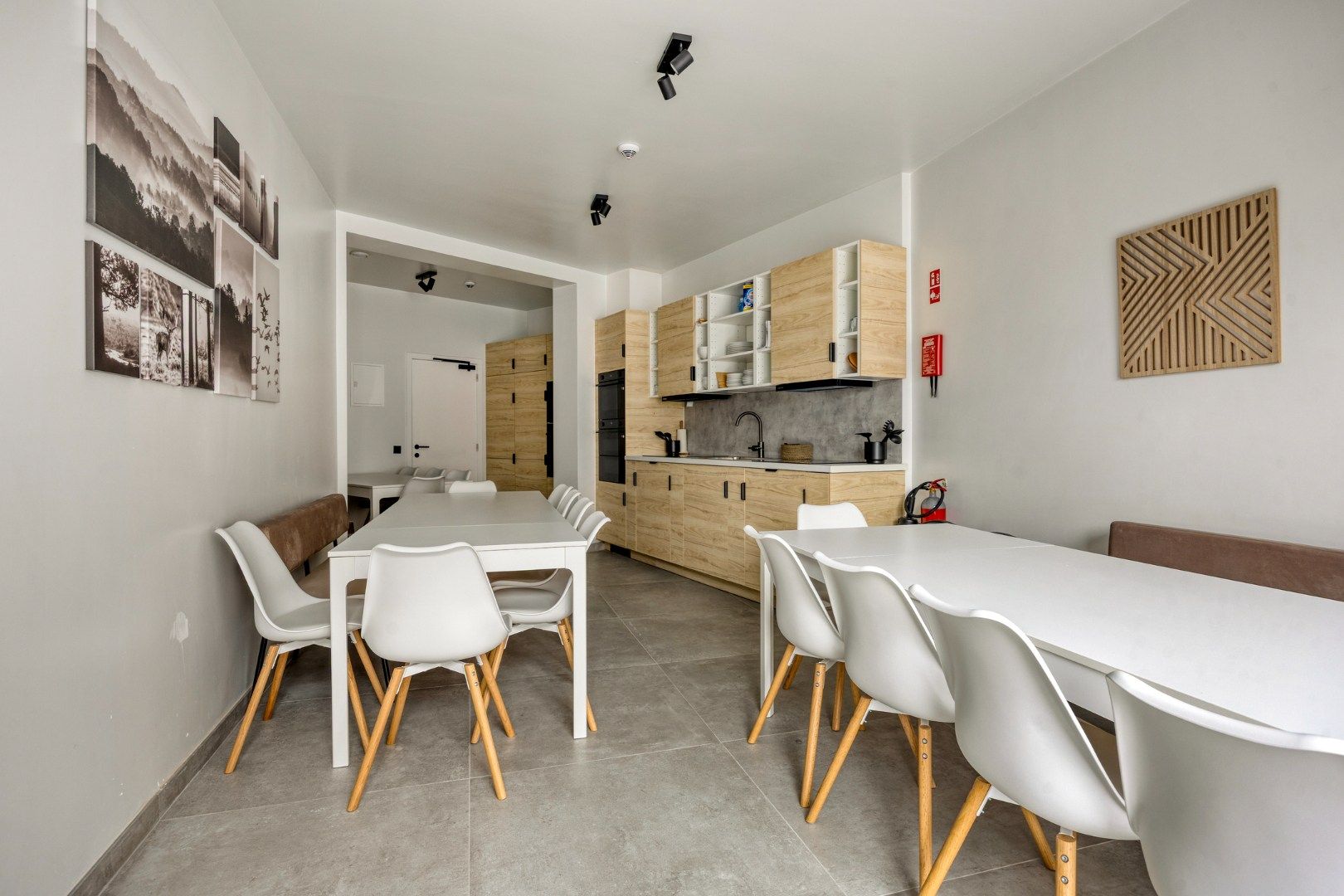 Volledig gerenoveerde en gemeubelde studentenkamers met privé-sanitair. foto 4