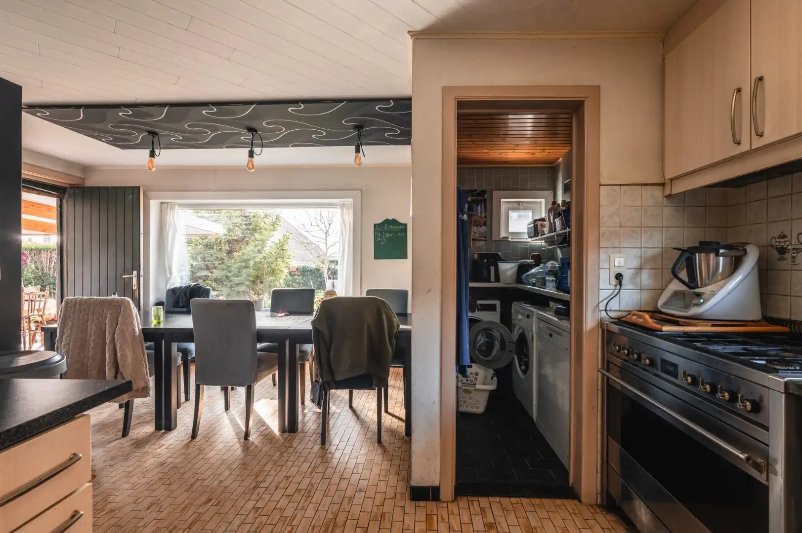 Alleenstaande en bijhuis op ongeveer 809 m² te Torhout. foto 13
