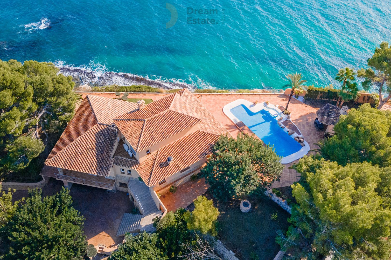 Sublieme eerstelijns villa in het prachtige Moraira foto {{pictureIndex}}