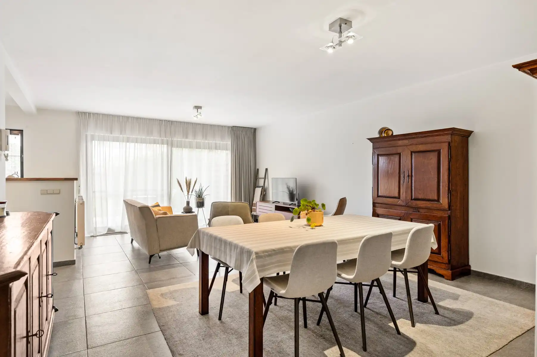 Gelijkvloers appartement met tuin en staanplaats foto 2