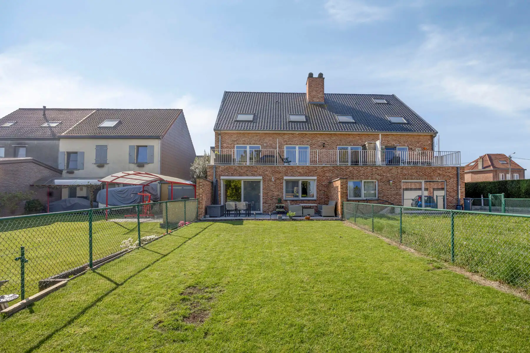 Gelijkvloers appartement met 2 kamers, tuin en garage foto 3