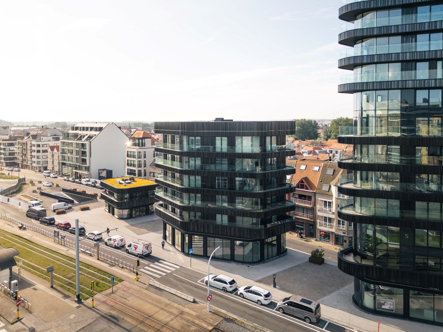 Handelspand van 184m² in de Heldentoren  foto {{pictureIndex}}