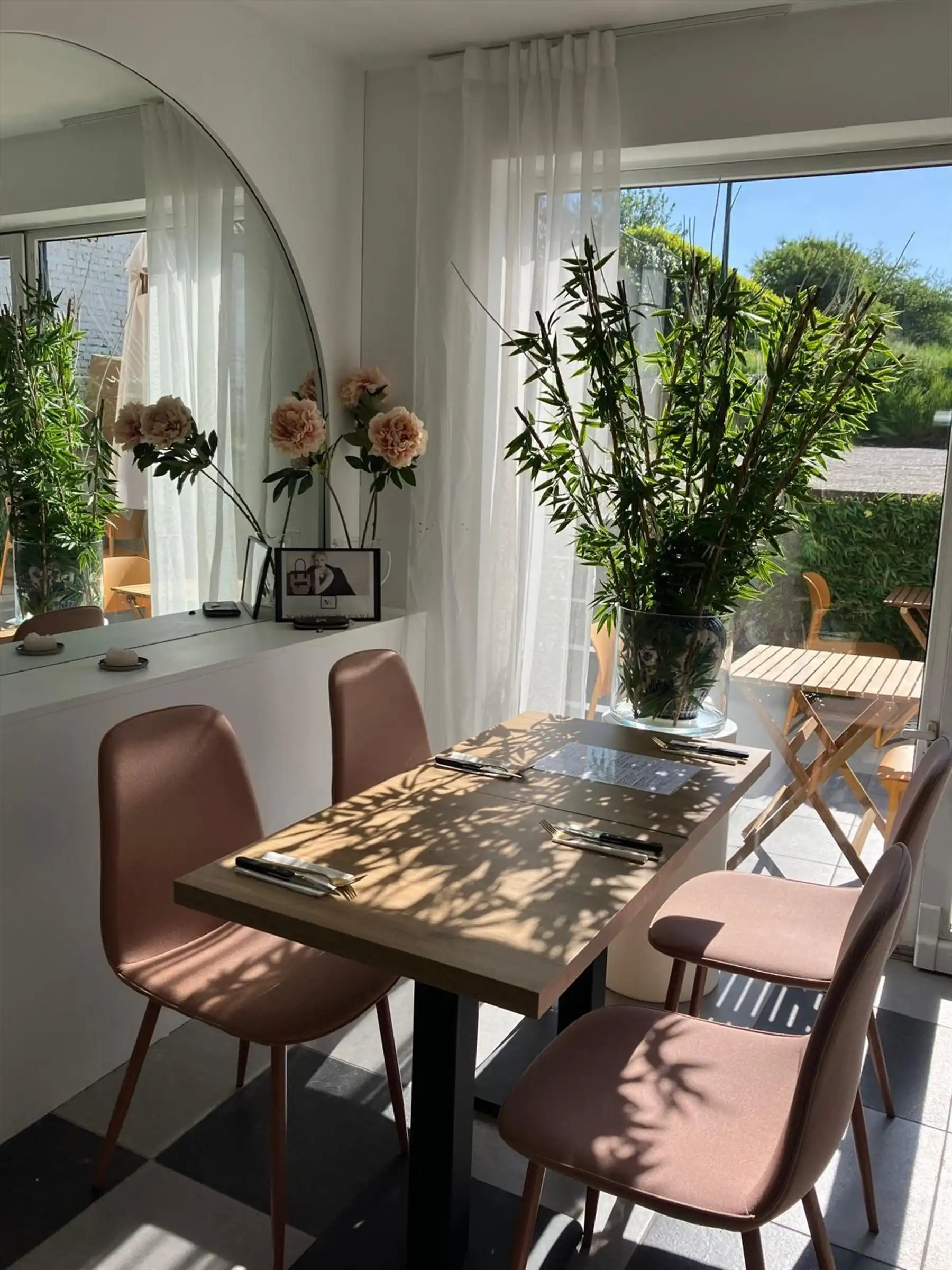 Brunchbar/Boetiek op toplocatie met terras, tuin & parking! foto 4