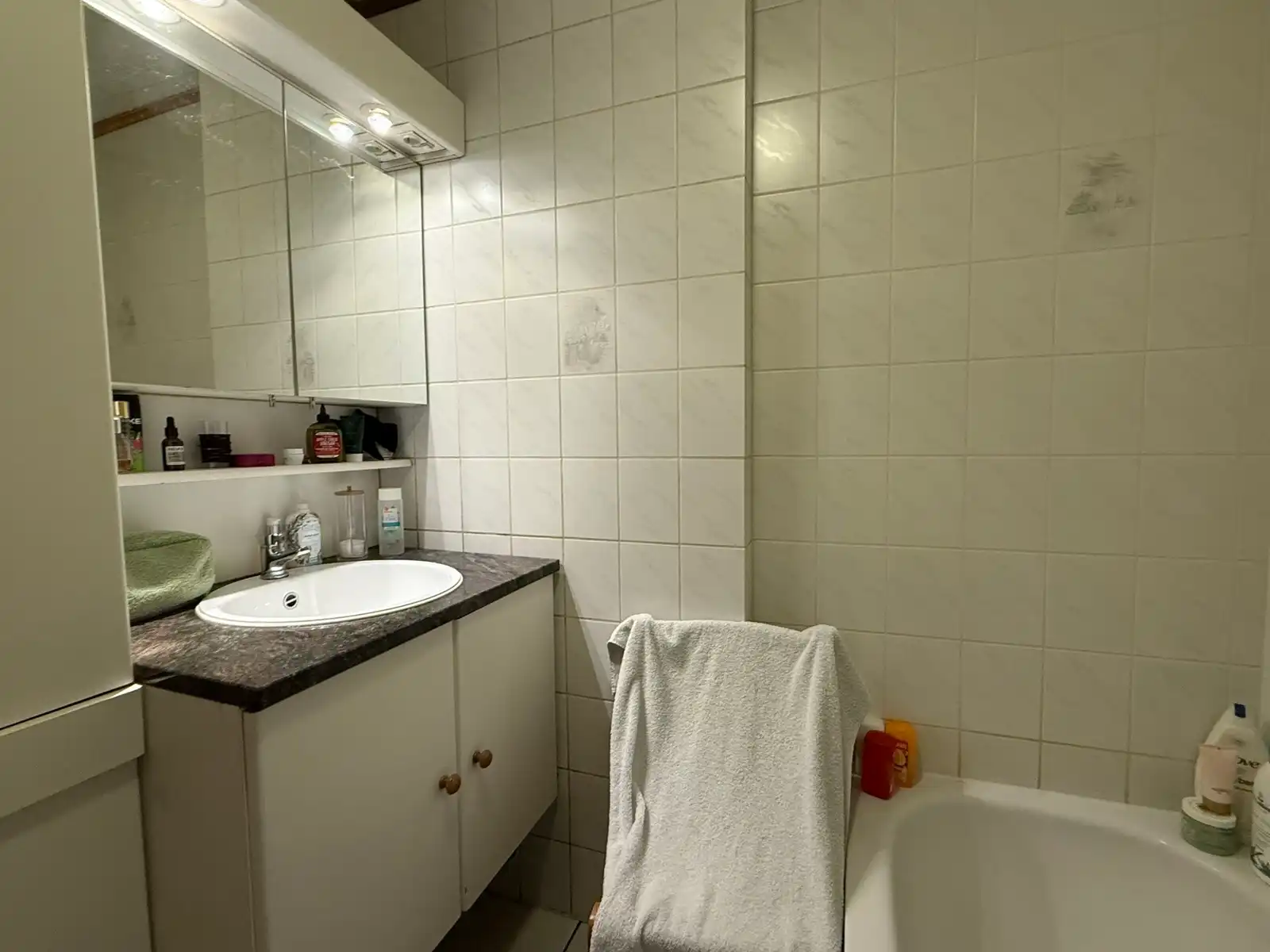 Gelijkvloers tweeslaapkamerappartement met staanplaats foto 7