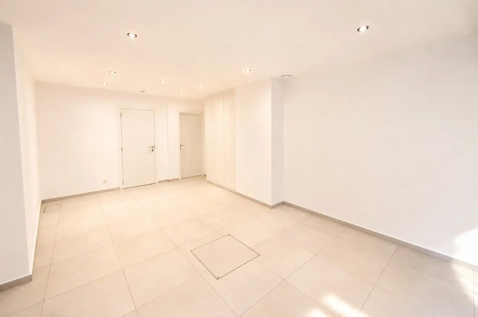EXCLUSIEF GERENOVEERDE WONING NABIJ SPUIKOM foto 15