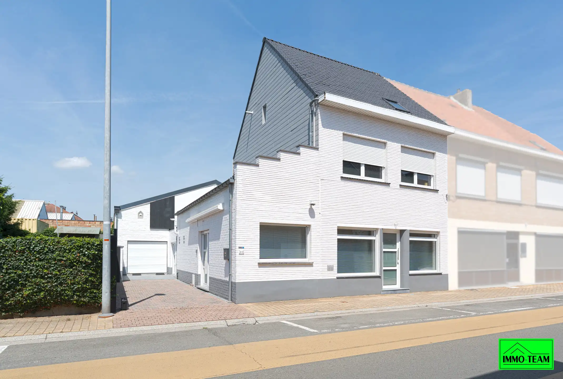 Multifunctioneel pand op strategische locatie foto 2